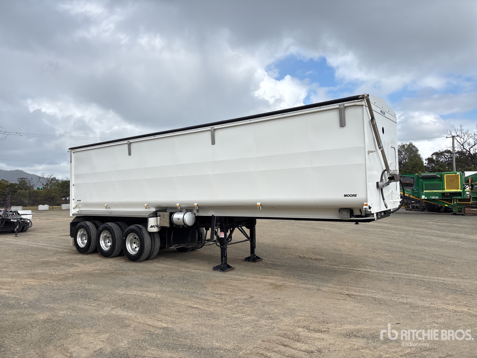 2022 Moore 10 m Tri/A