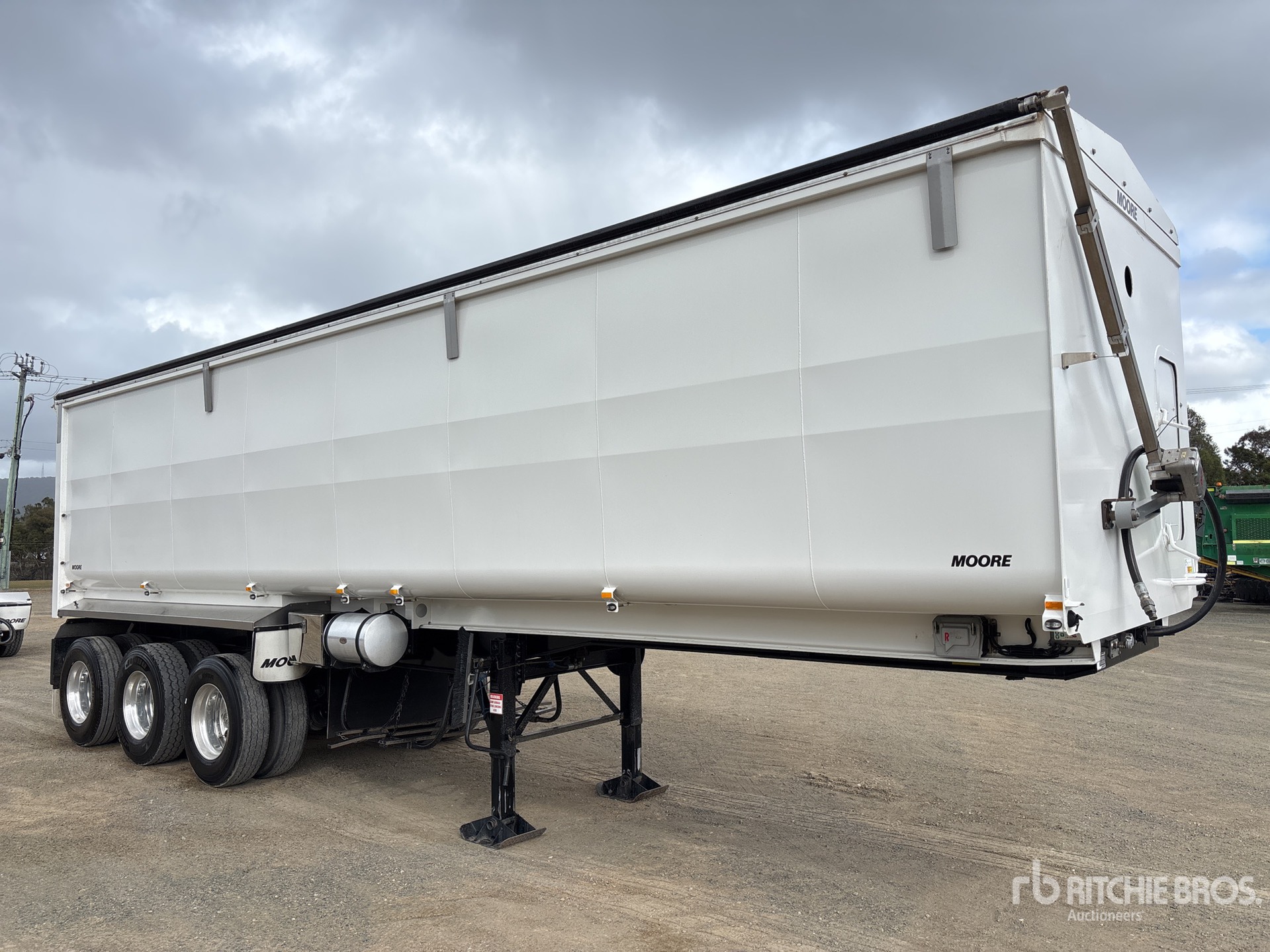 2022 Moore 10 m Tri/A