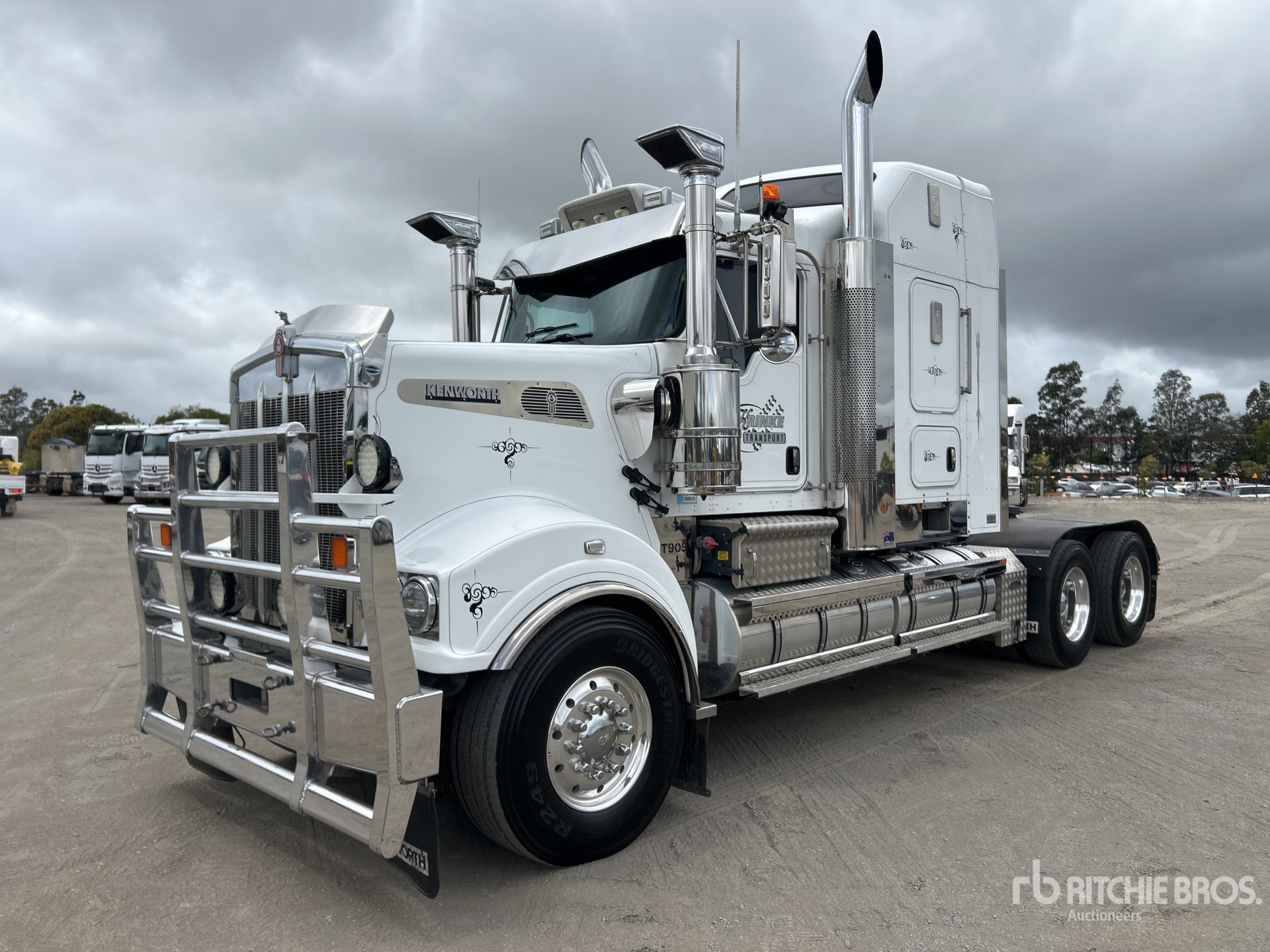 2023 Kenworth T909