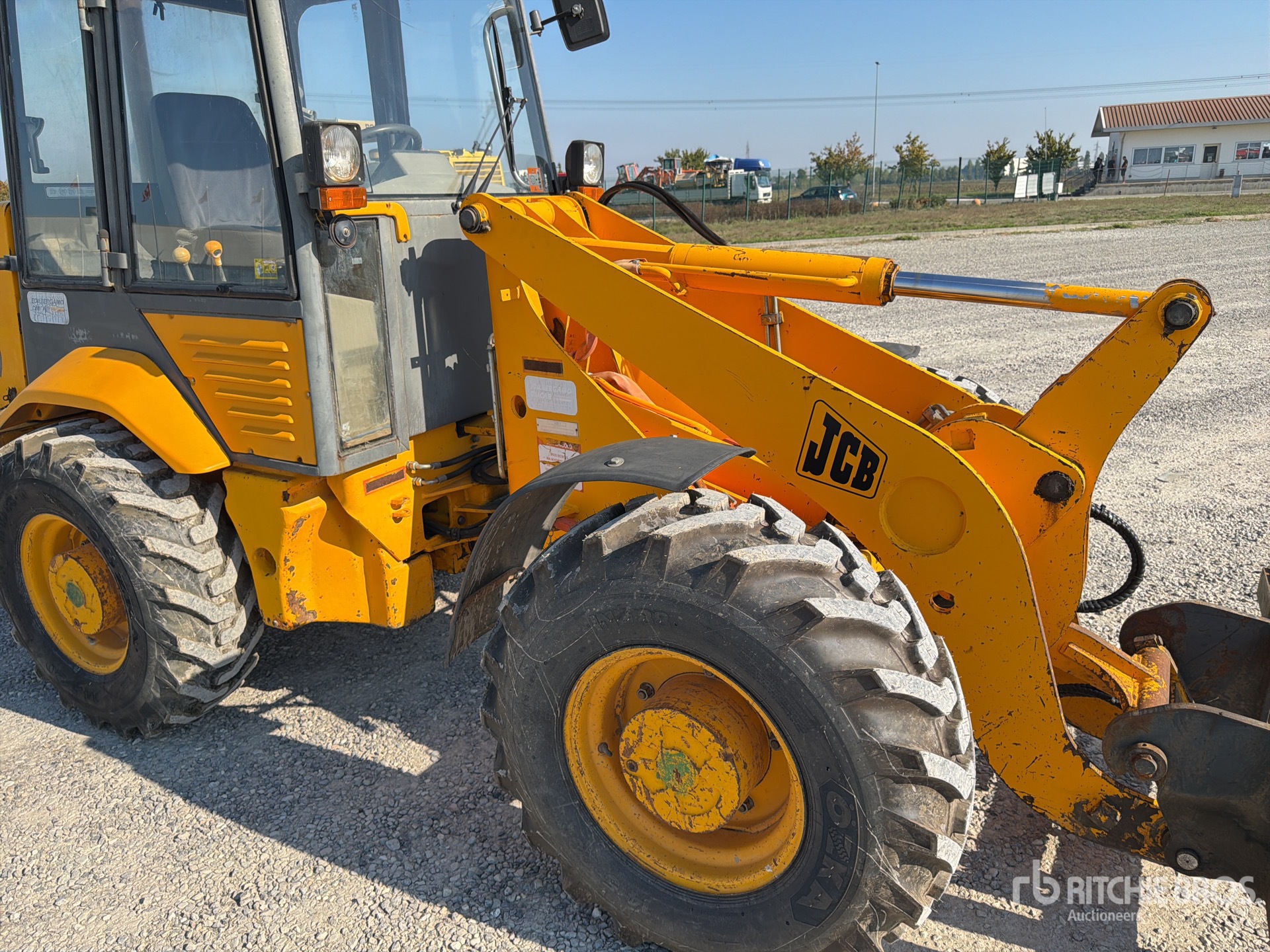 JCB 409