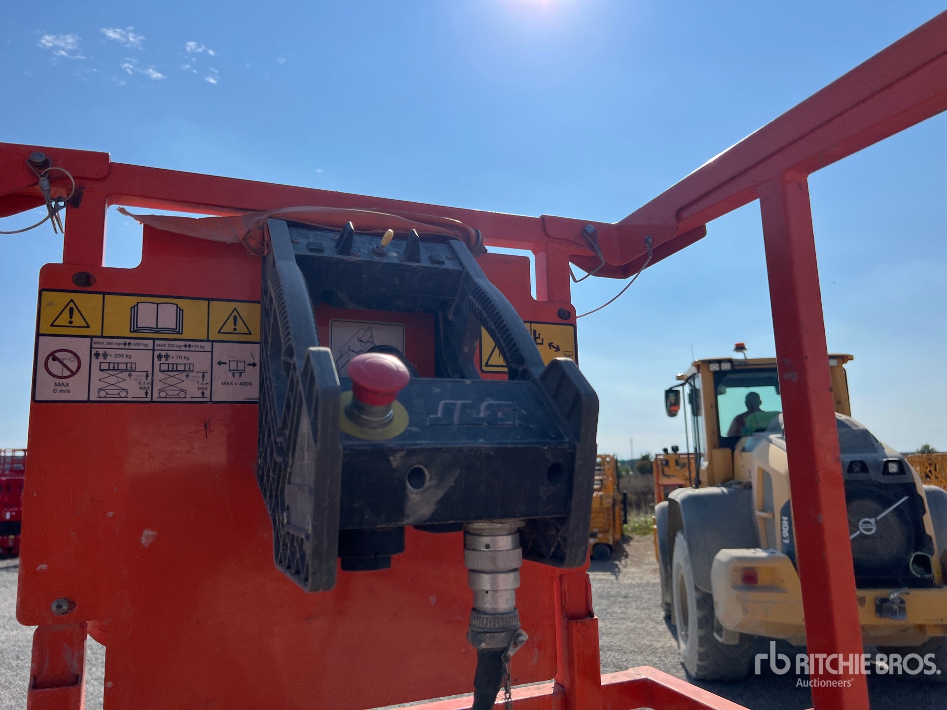 2018 JLG 2632ES