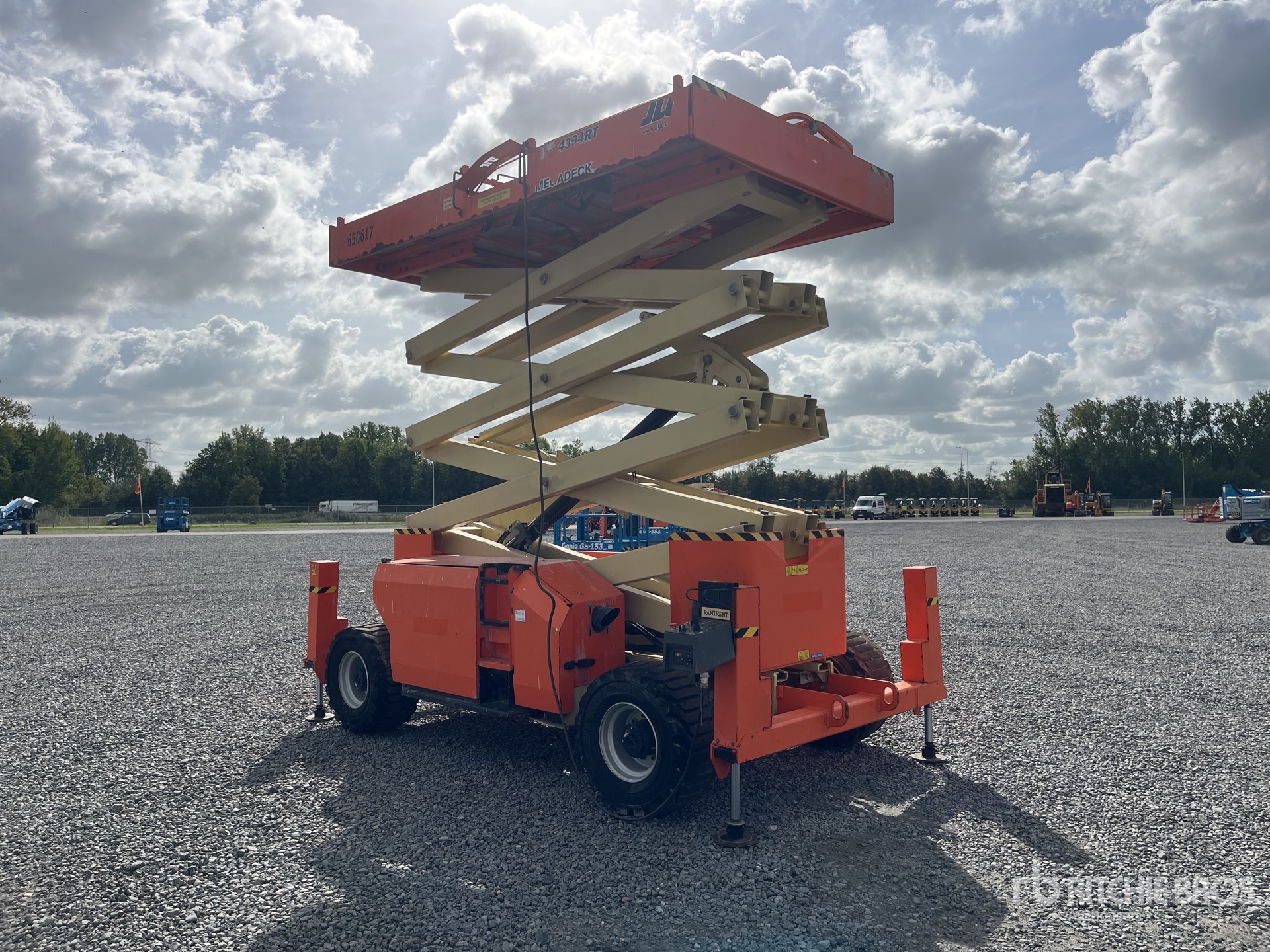 2016 JLG 4394 RT