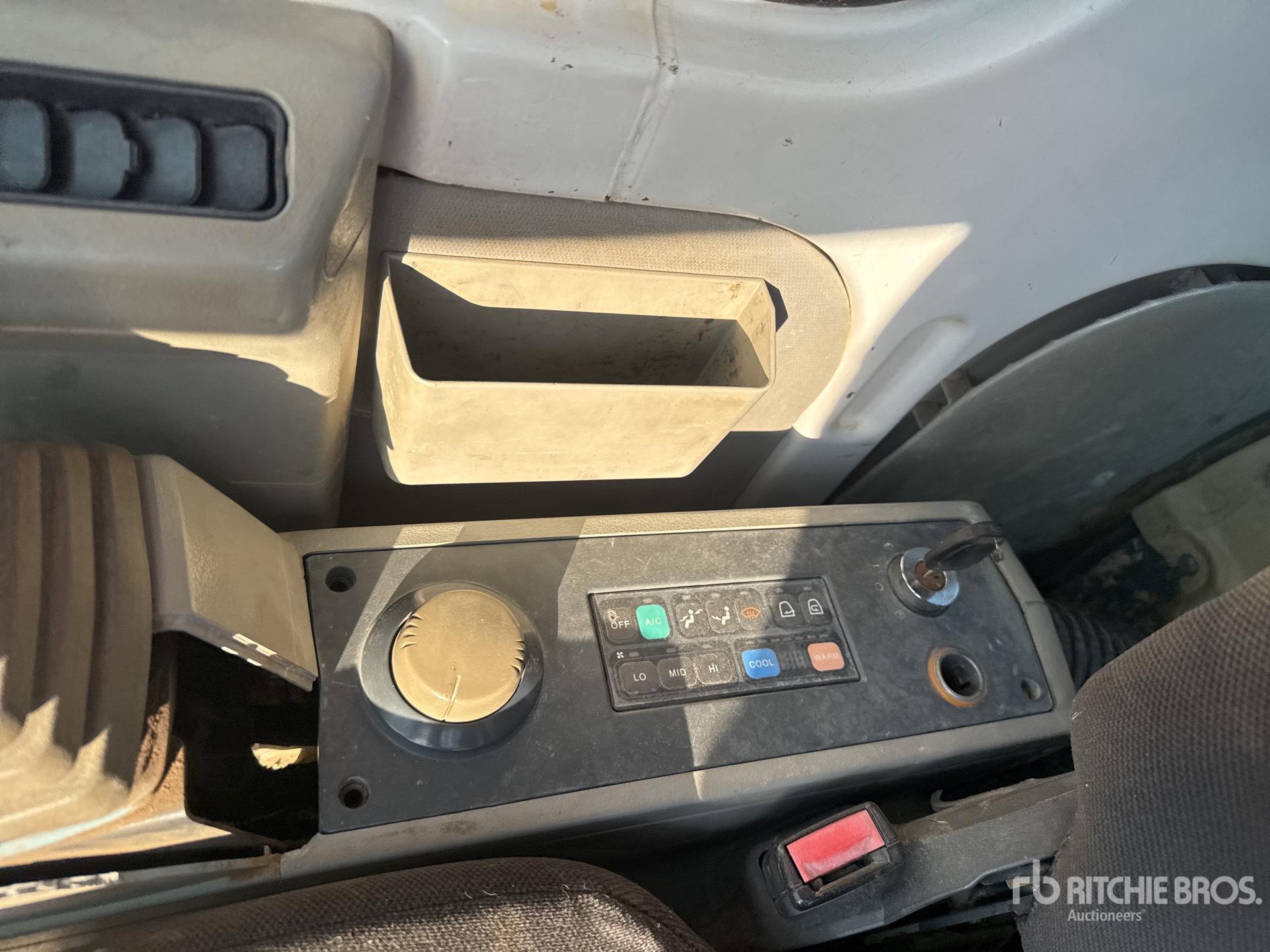 Daewoo SOLAR 130LC-V