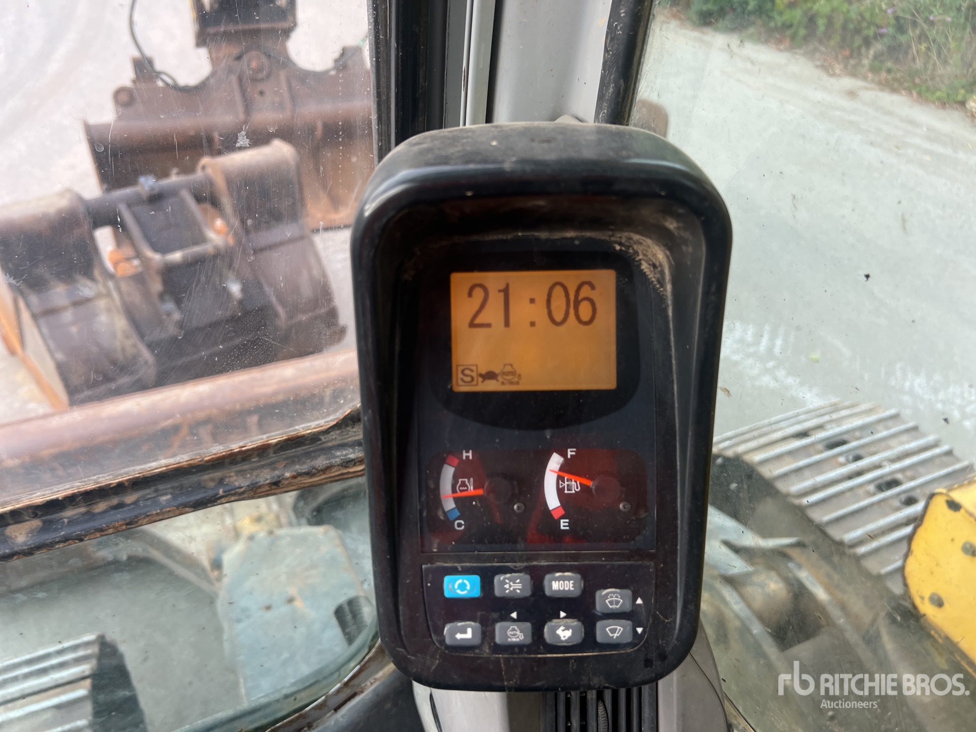 2009 New Holland E235B SRNLC
