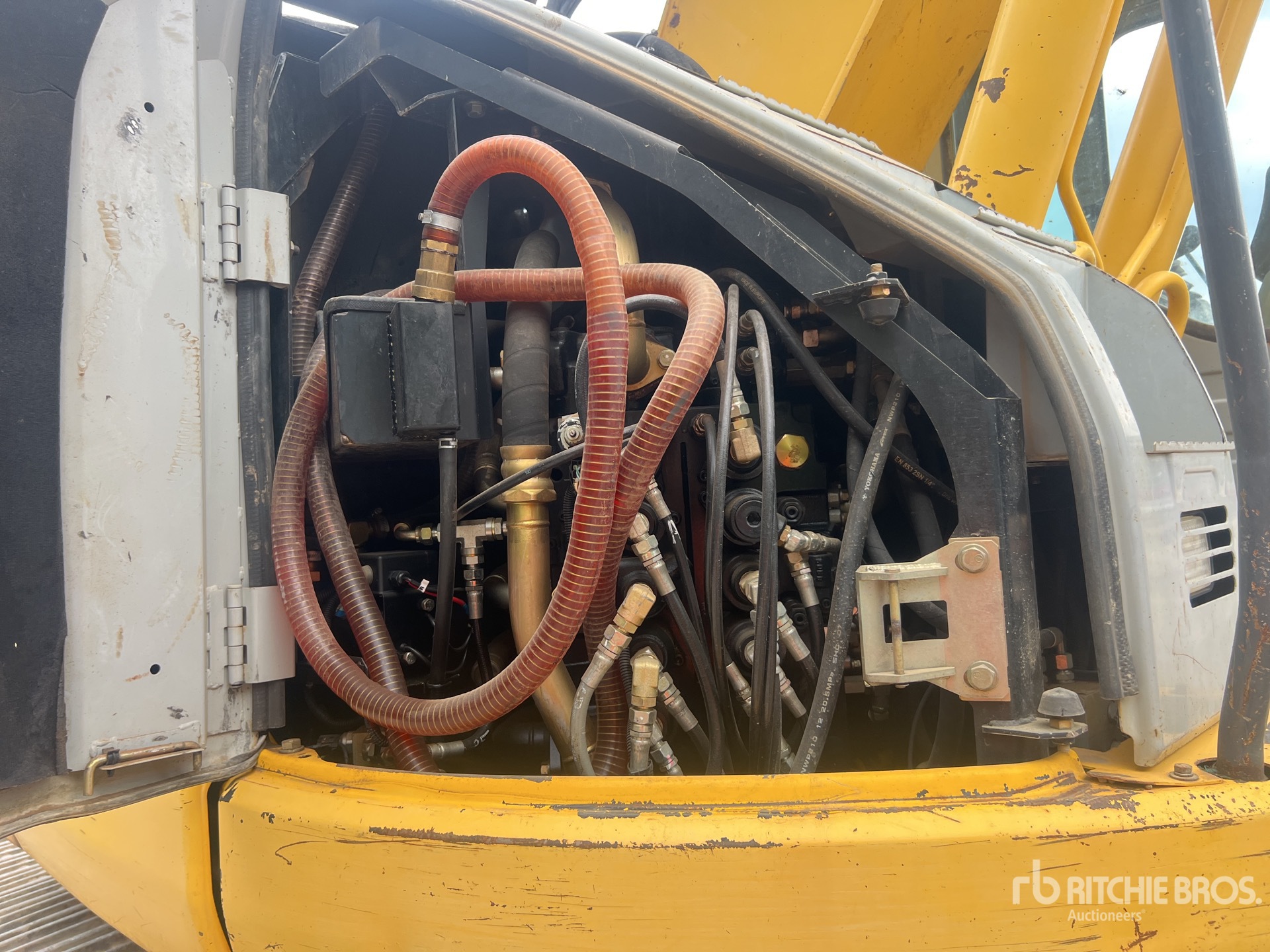 2009 New Holland E235B SRNLC