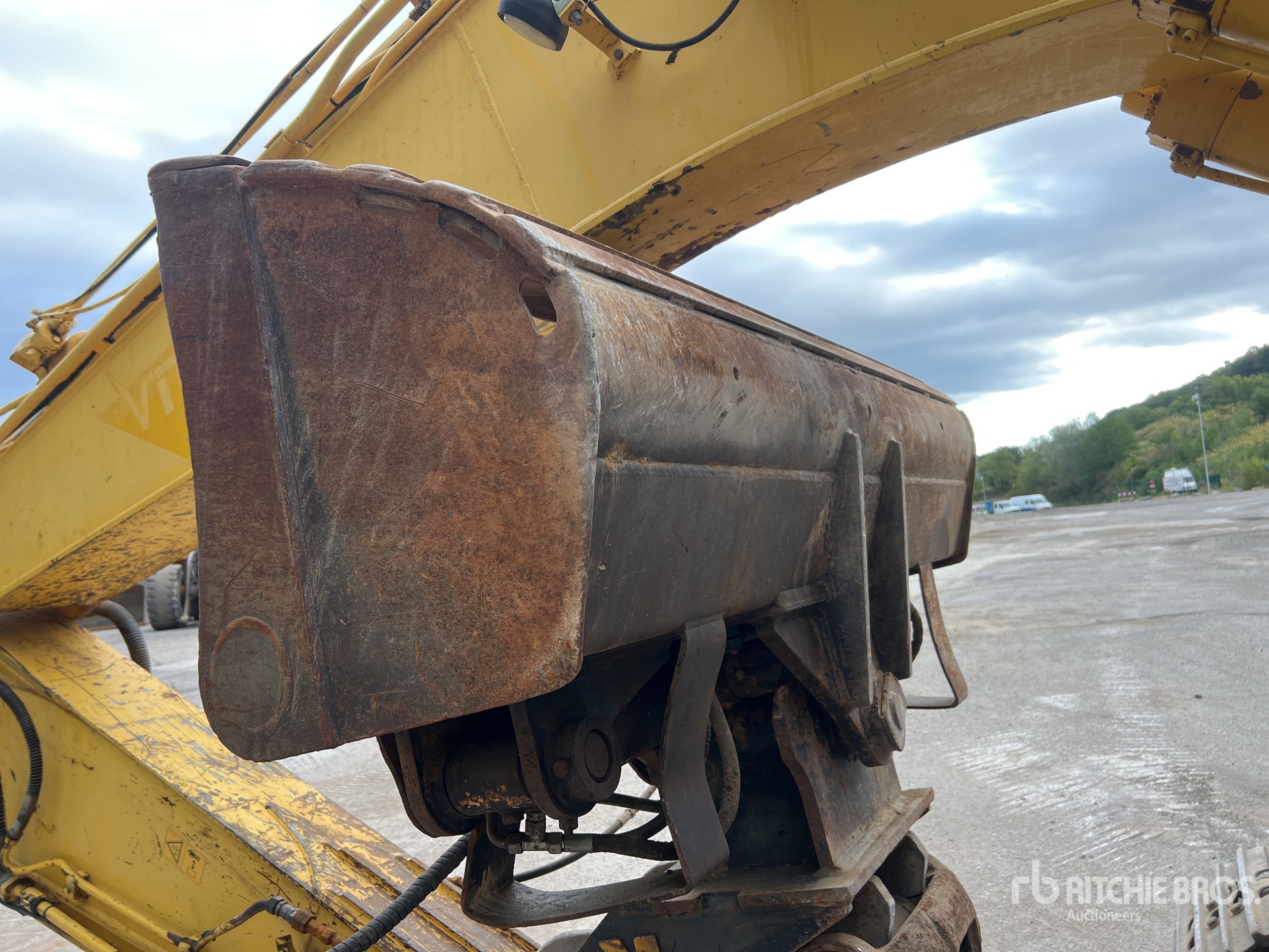 2009 New Holland E235B SRNLC