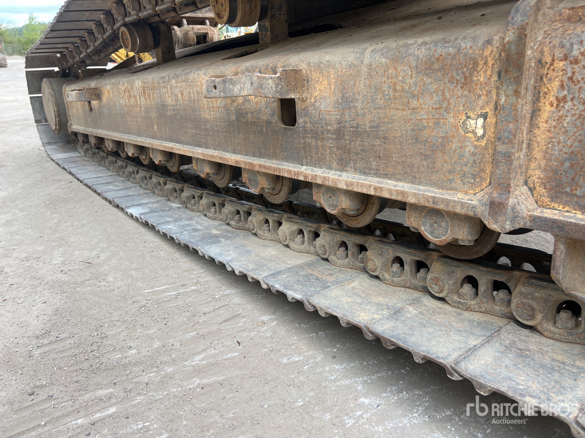 2009 New Holland E235B SRNLC