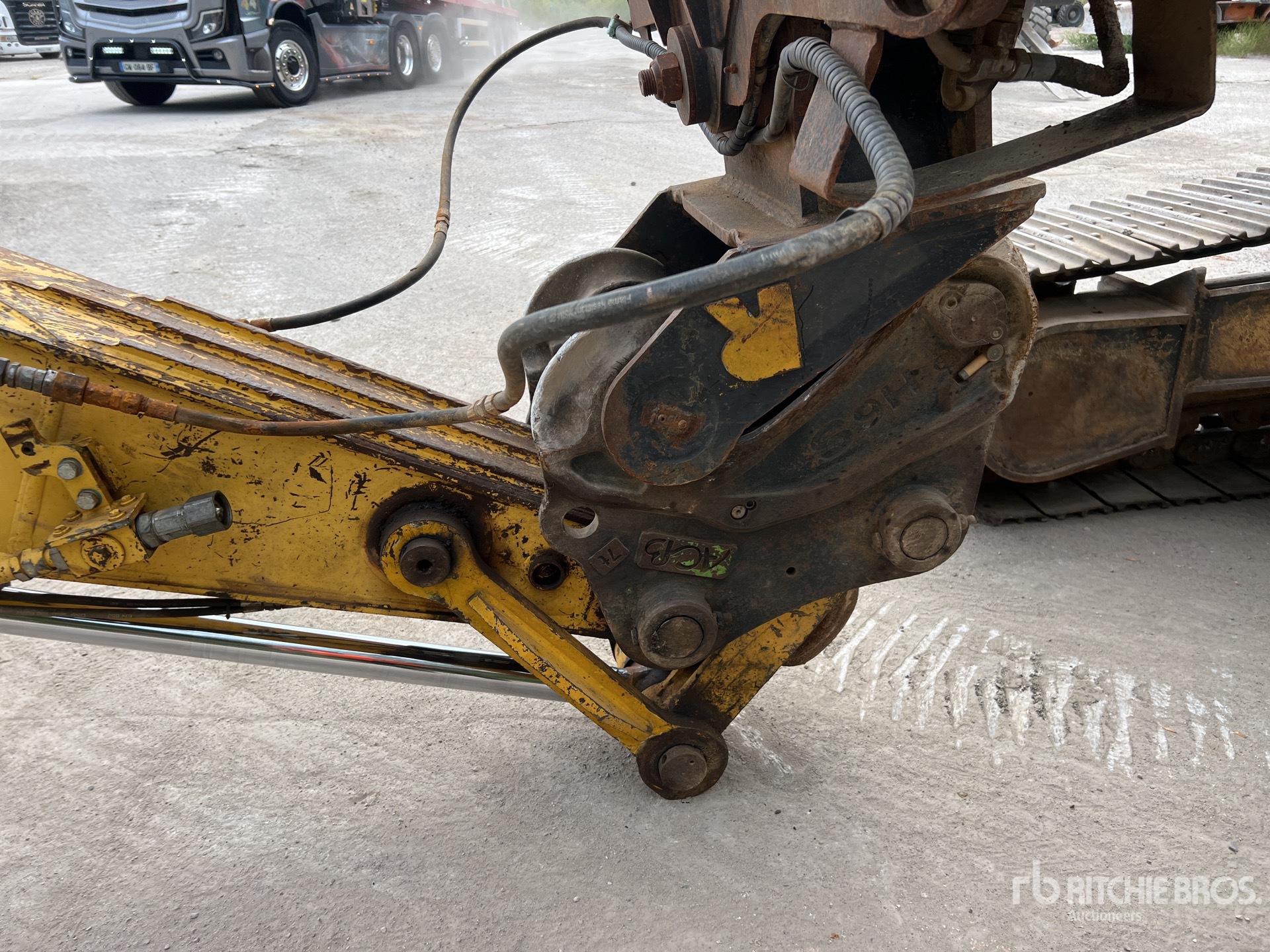 2009 New Holland E235B SRNLC
