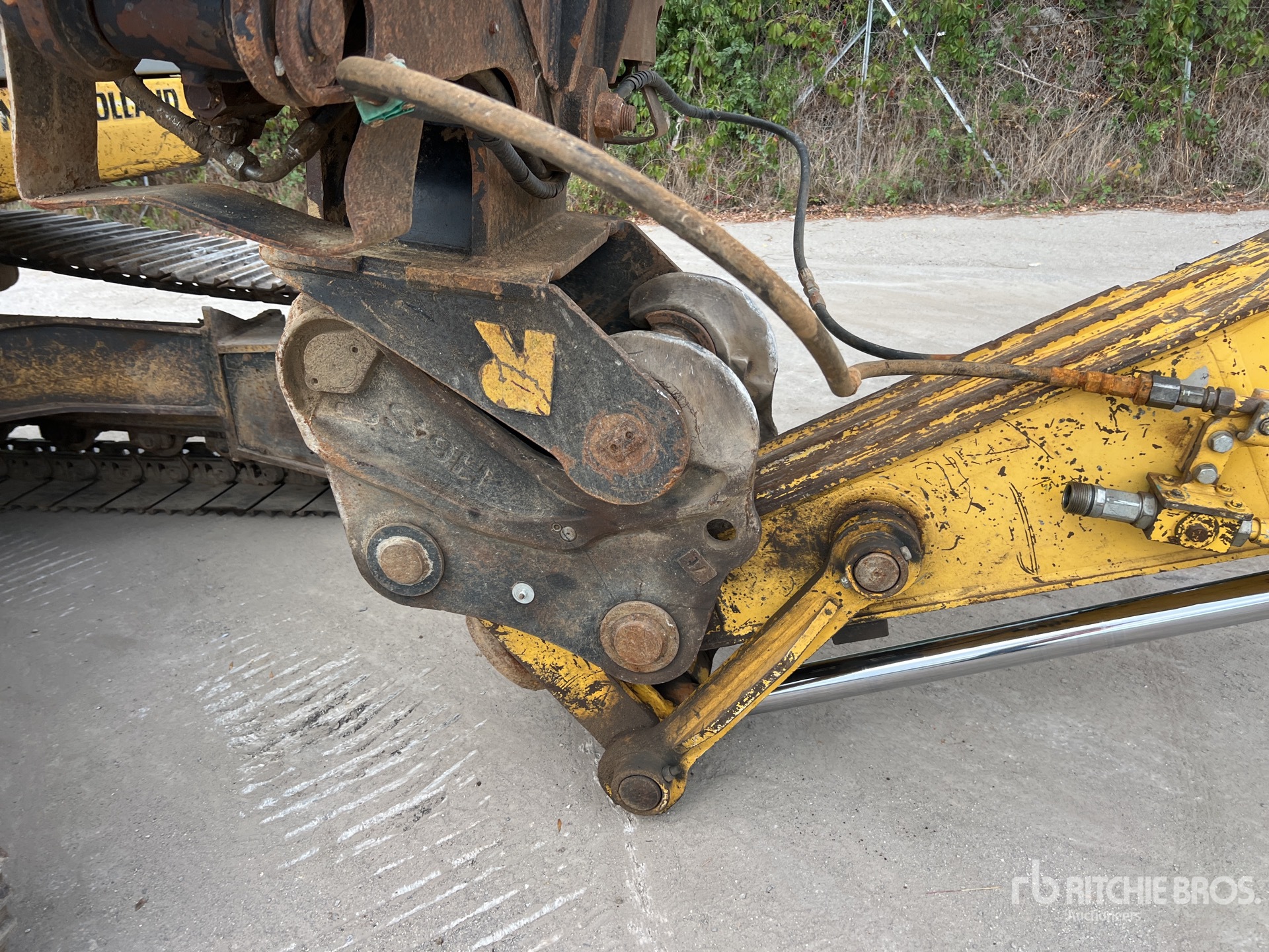 2009 New Holland E235B SRNLC