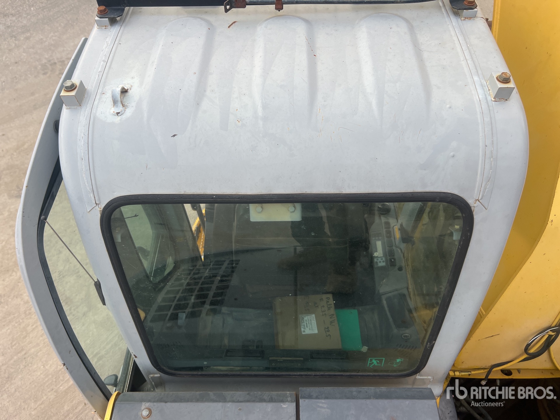 2009 New Holland E235B SRNLC