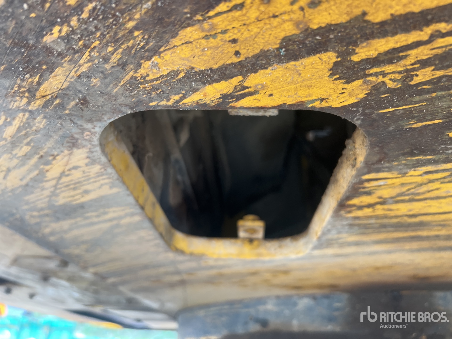 2009 New Holland E235B SRNLC