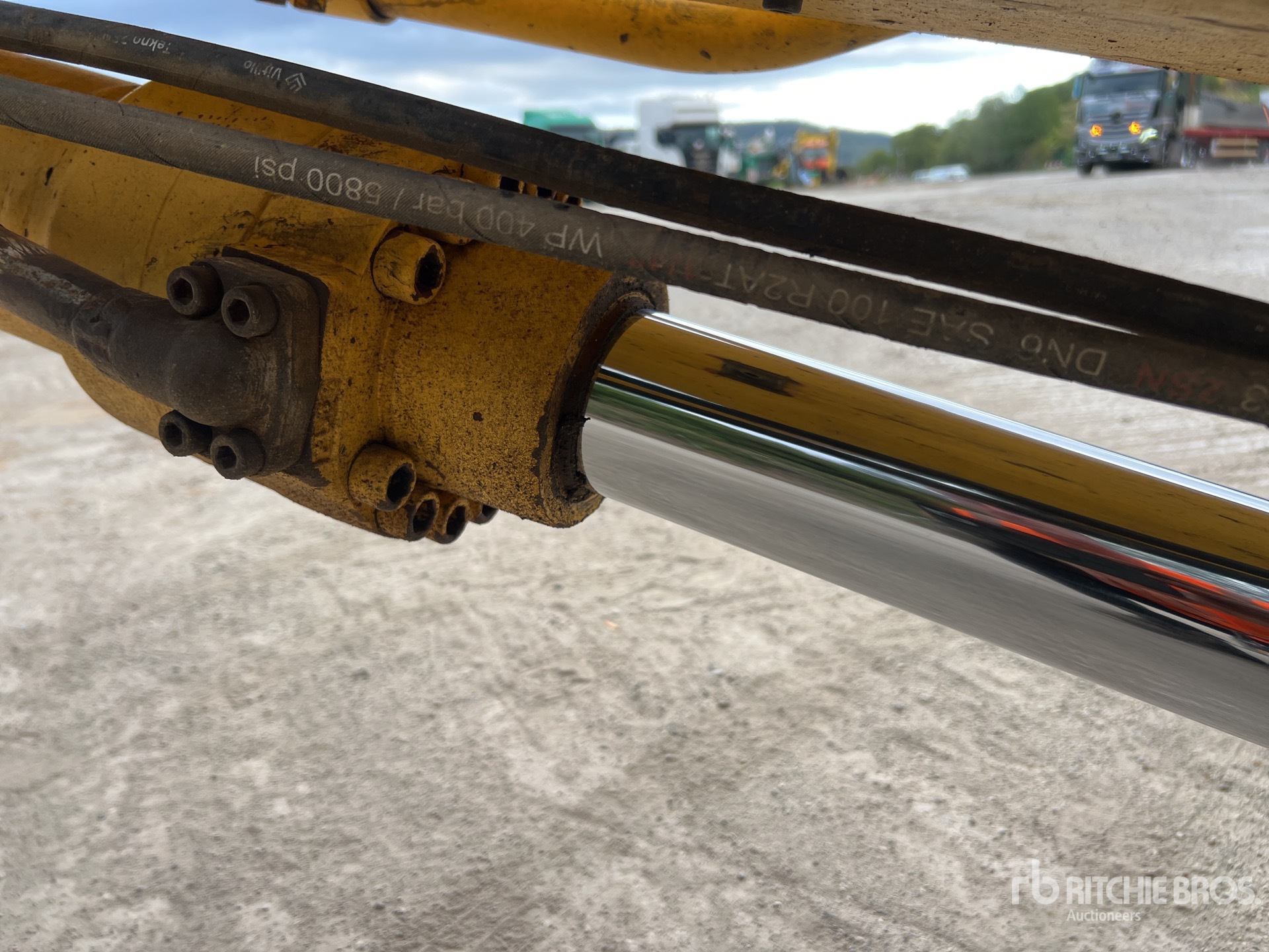 2009 New Holland E235B SRNLC