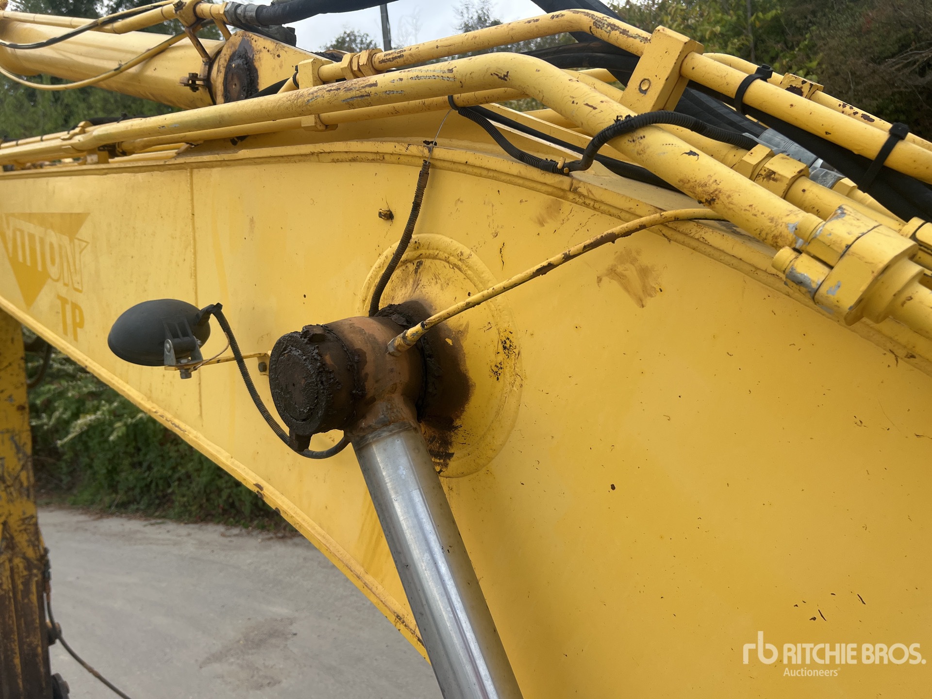 2009 New Holland E235B SRNLC
