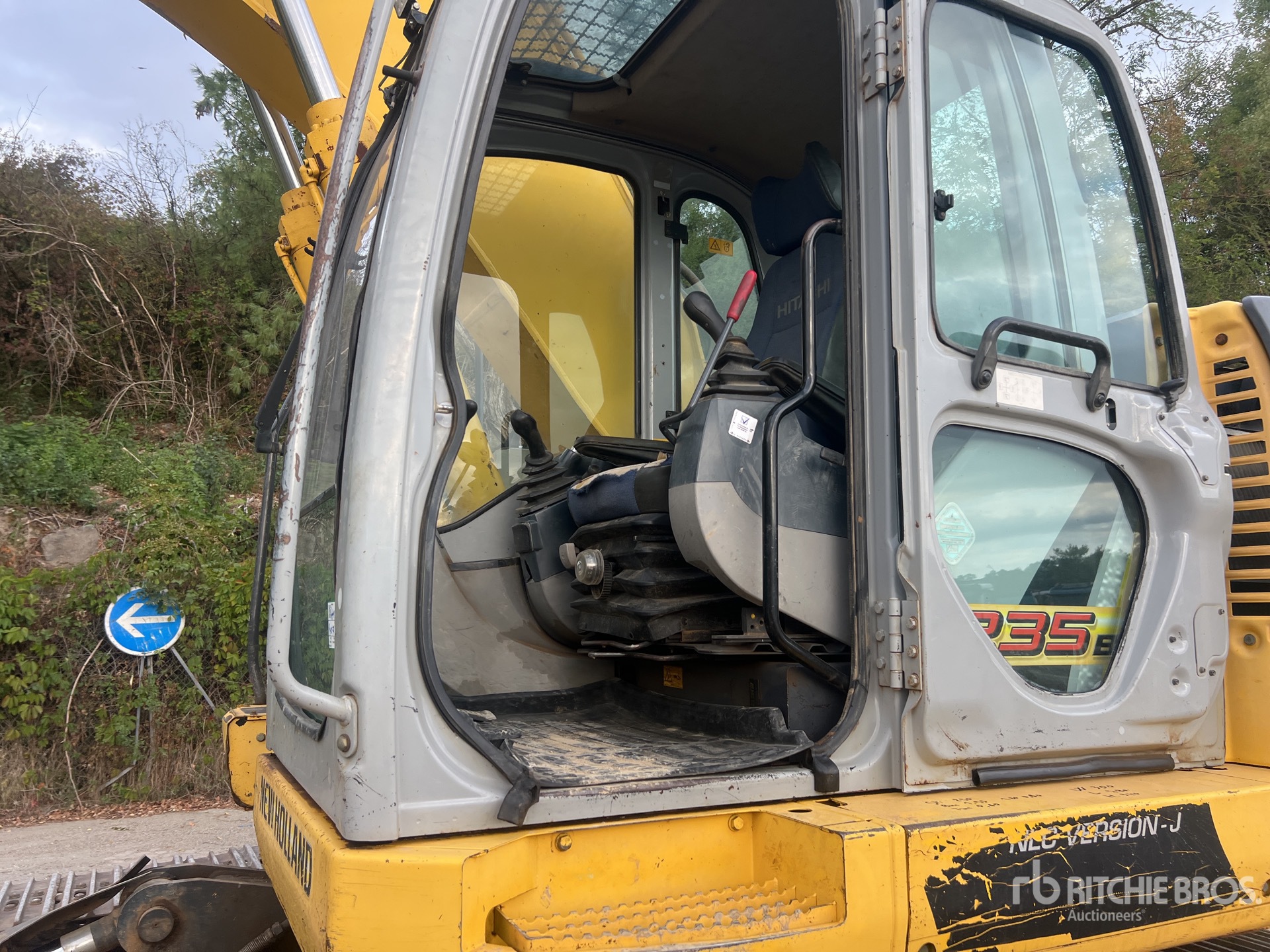 2009 New Holland E235B SRNLC