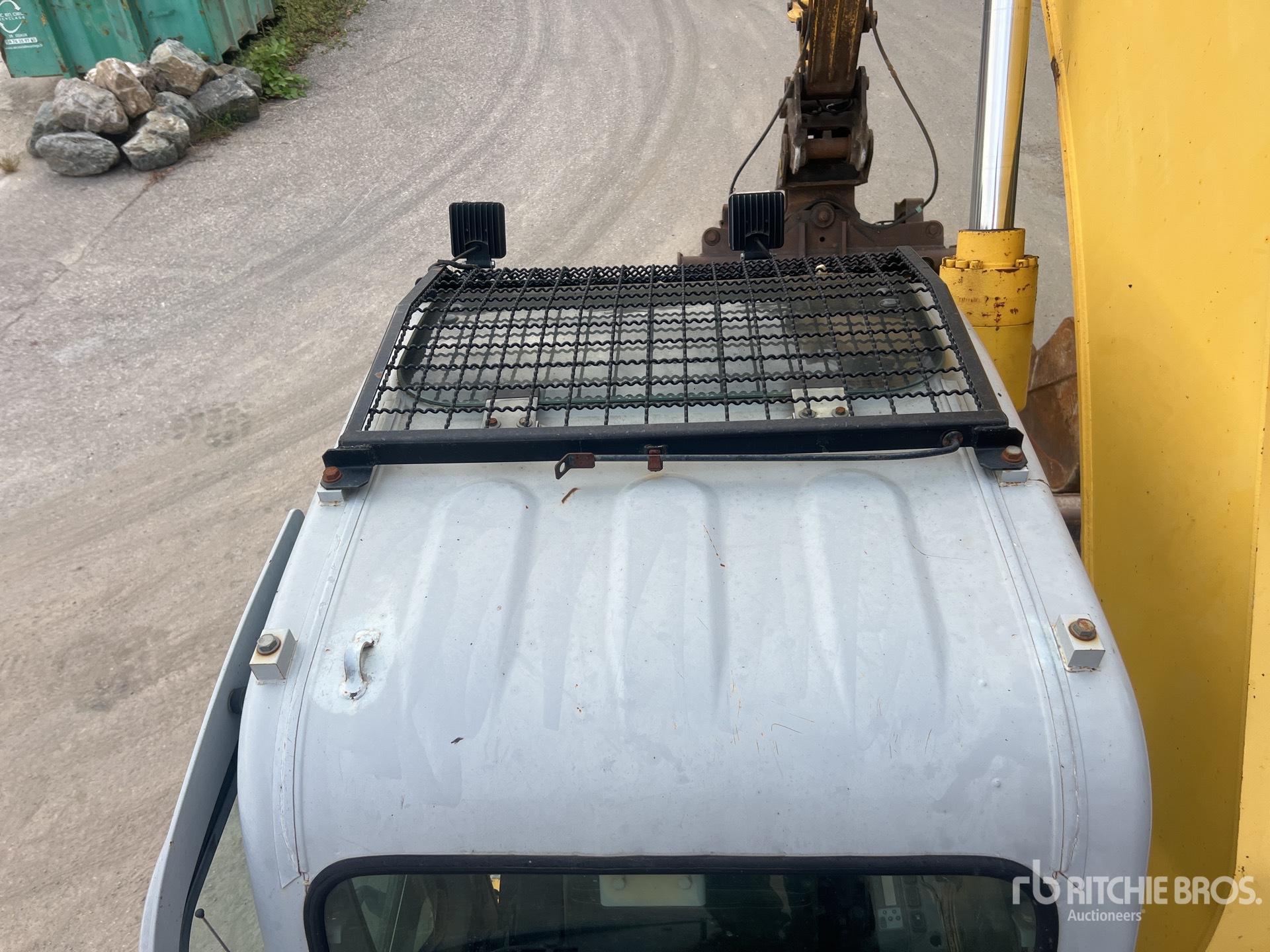 2009 New Holland E235B SRNLC