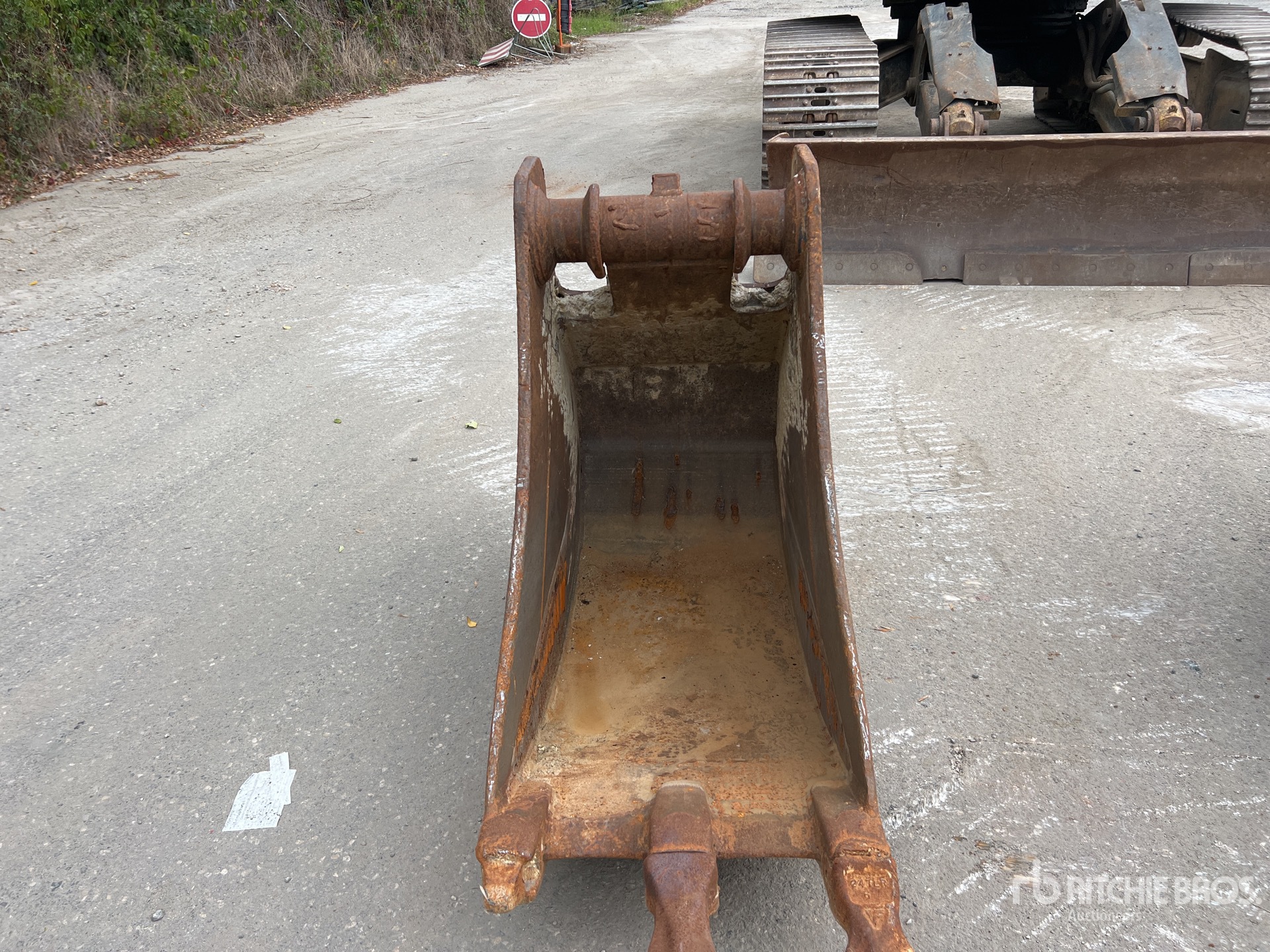 2009 New Holland E235B SRNLC