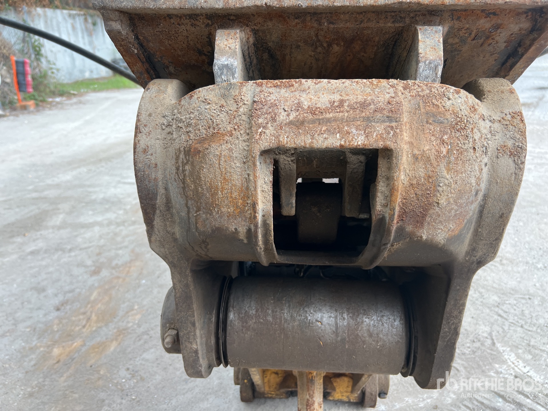 2009 New Holland E235B SRNLC