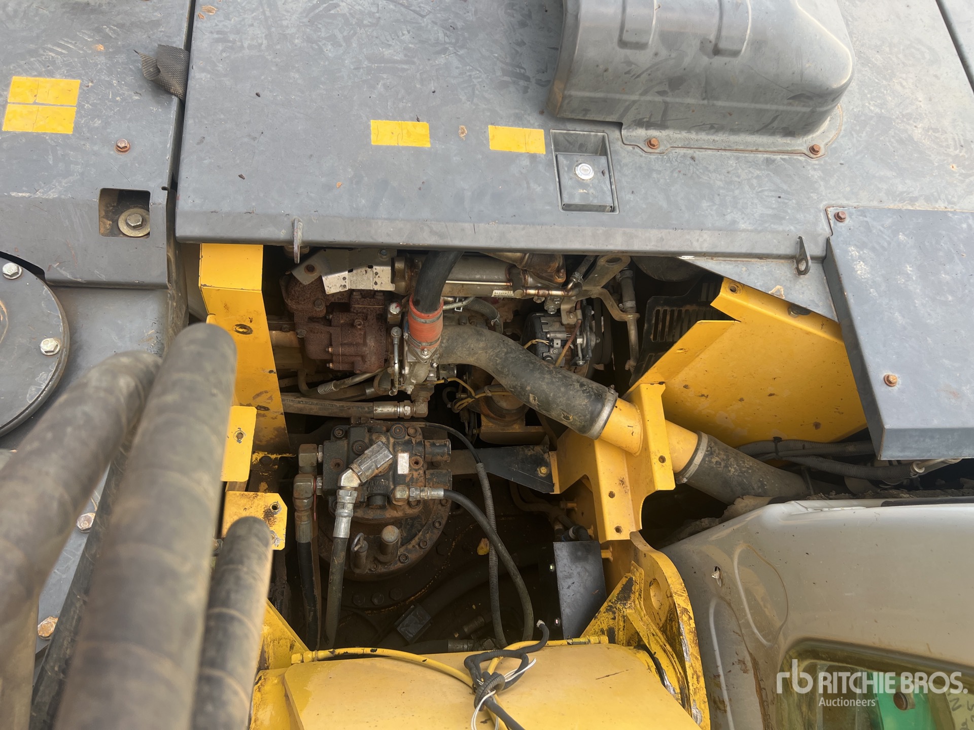 2009 New Holland E235B SRNLC