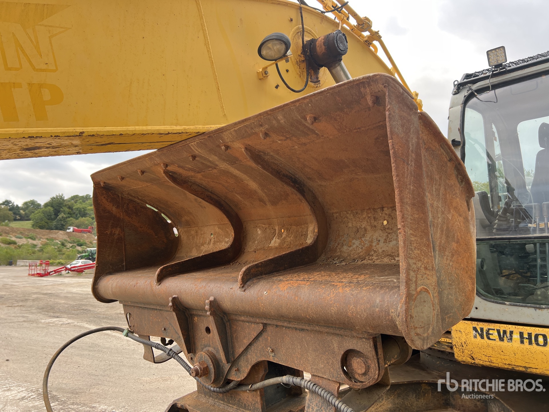 2009 New Holland E235B SRNLC