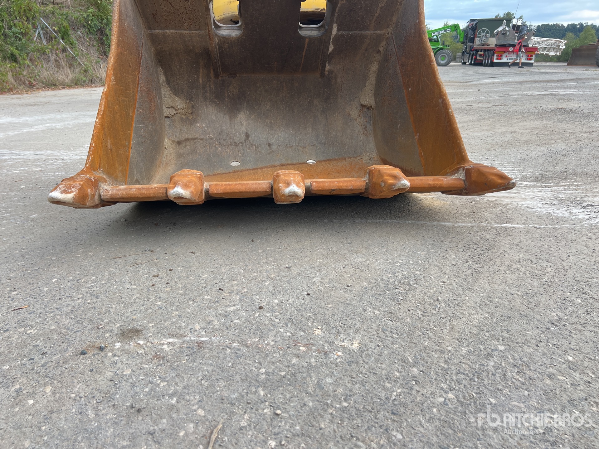 2009 New Holland E235B SRNLC