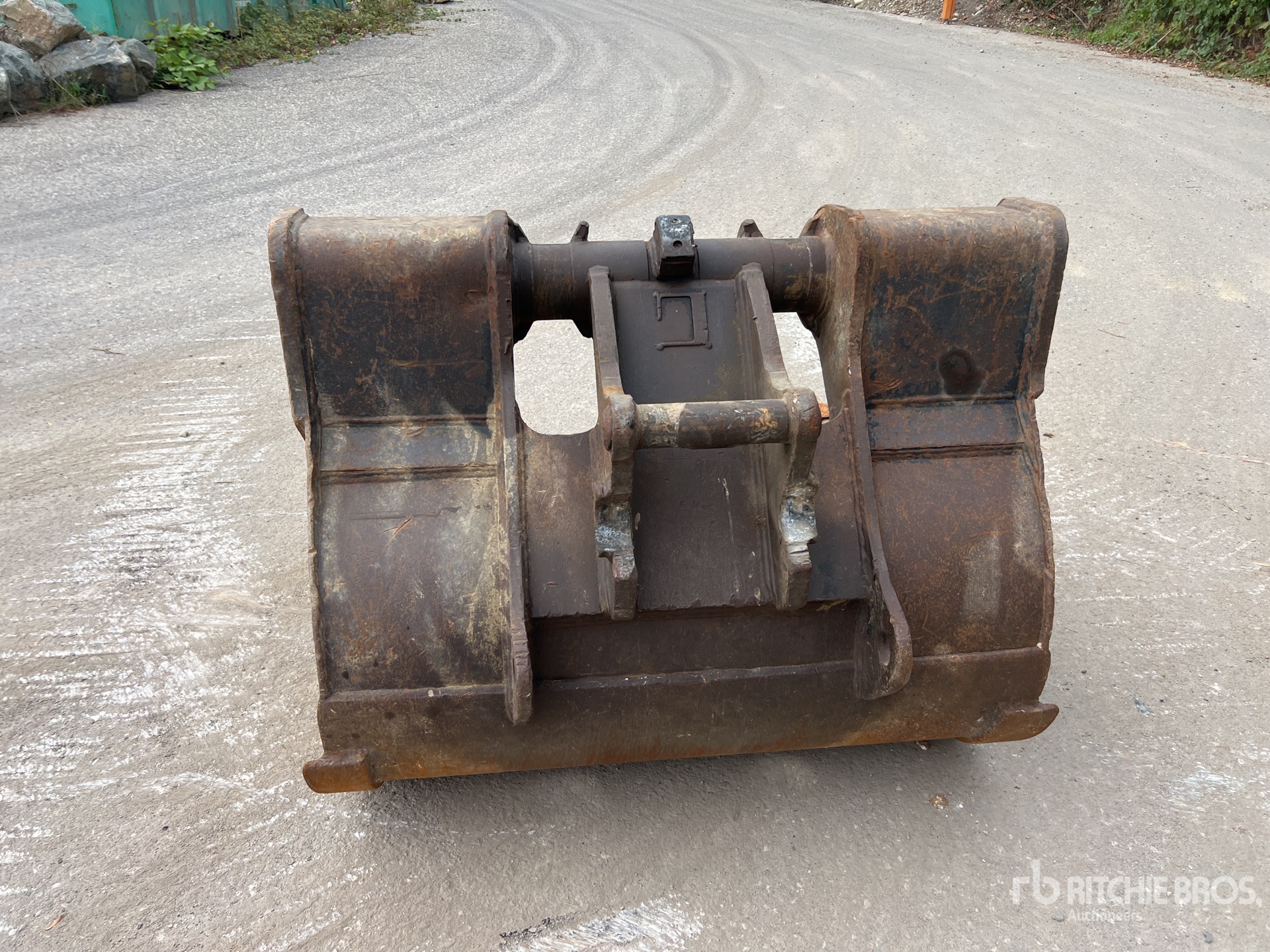 2009 New Holland E235B SRNLC