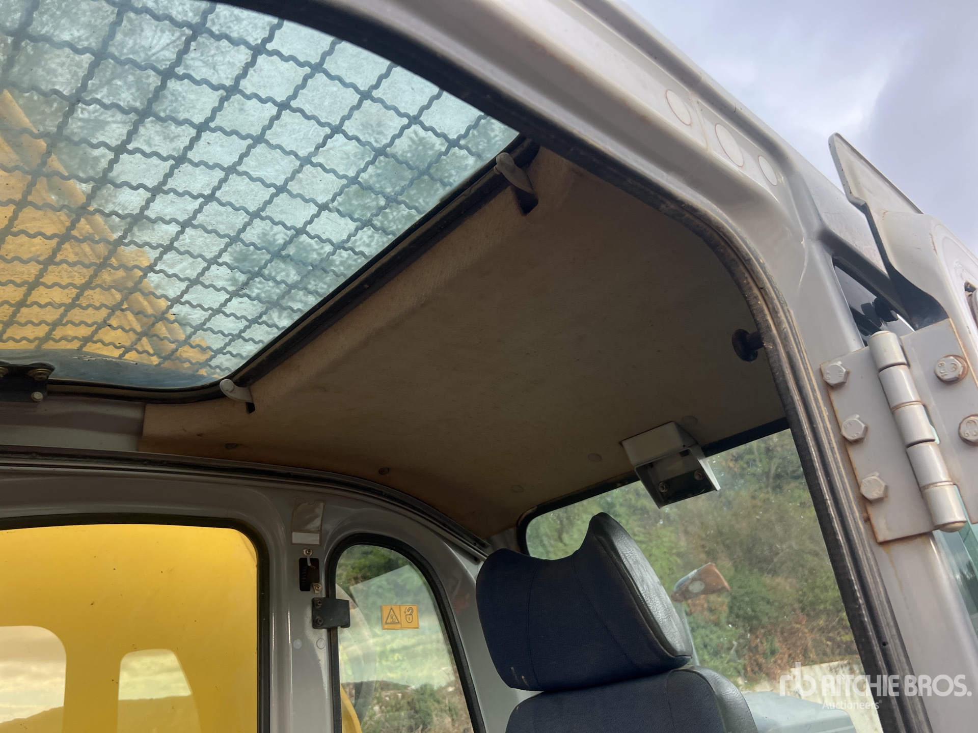 2009 New Holland E235B SRNLC