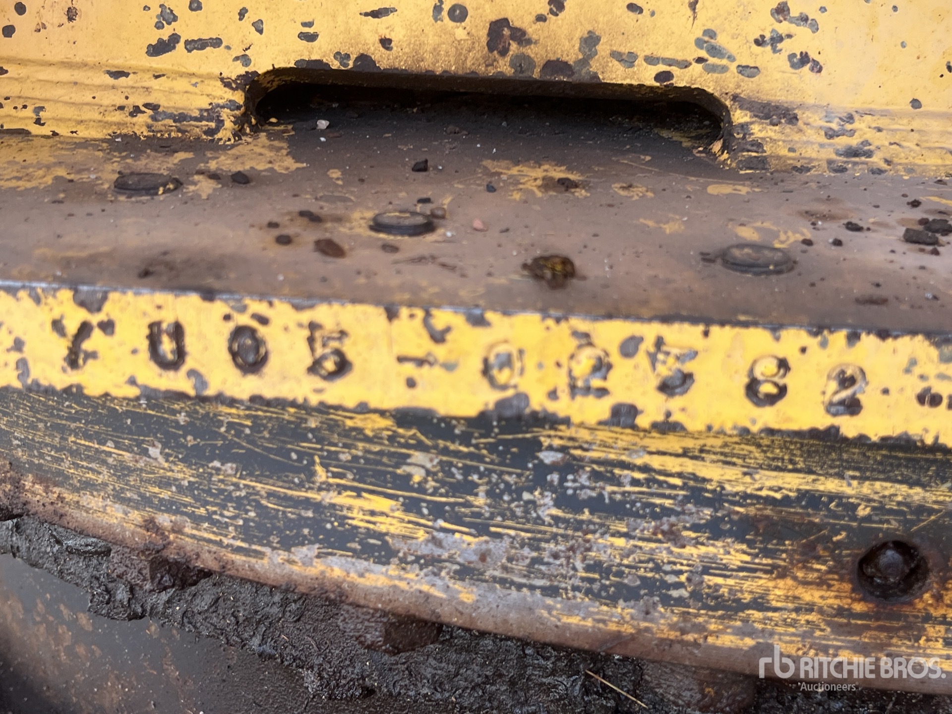 2009 New Holland E235B SRNLC