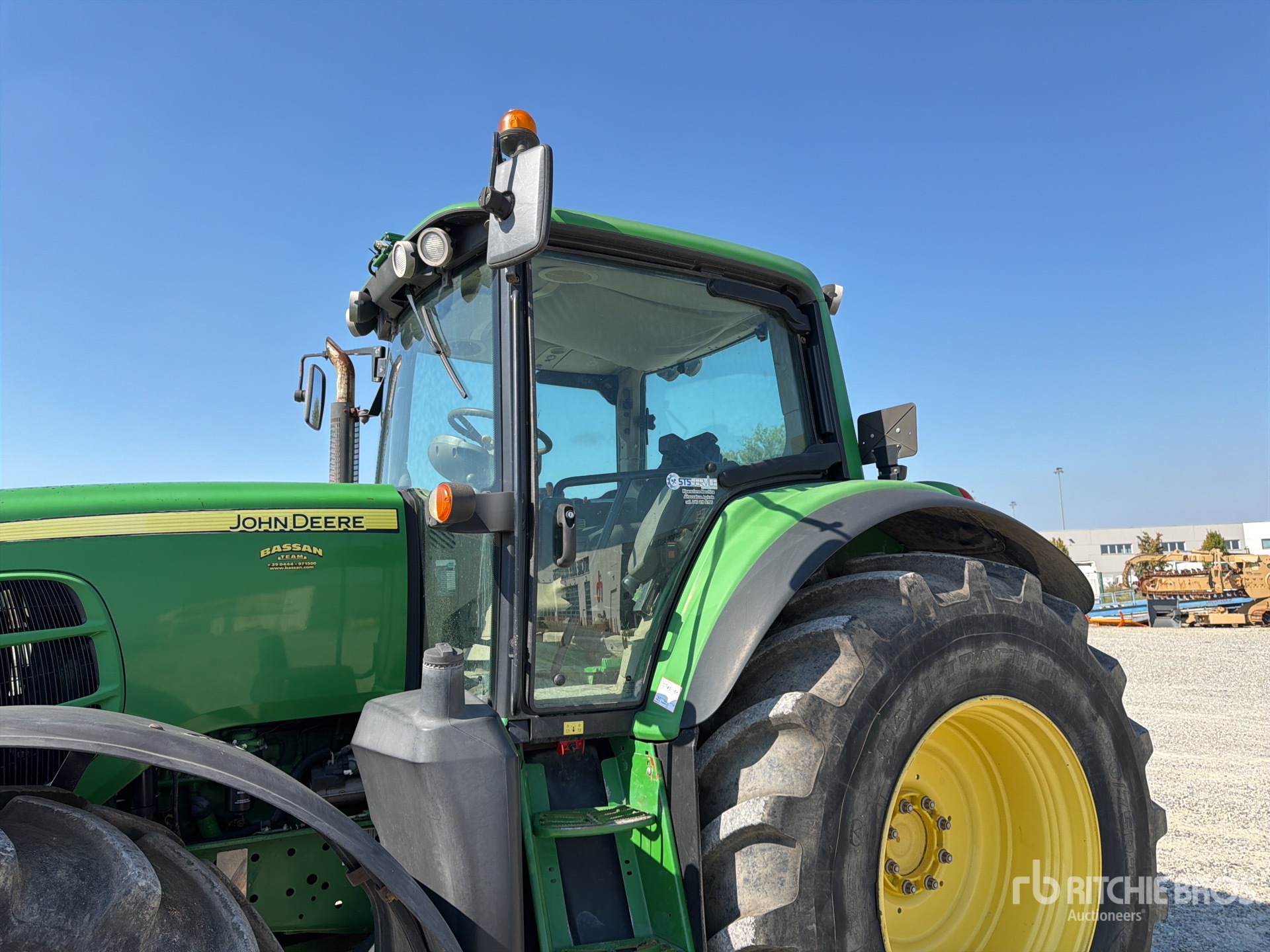 John Deere 7430