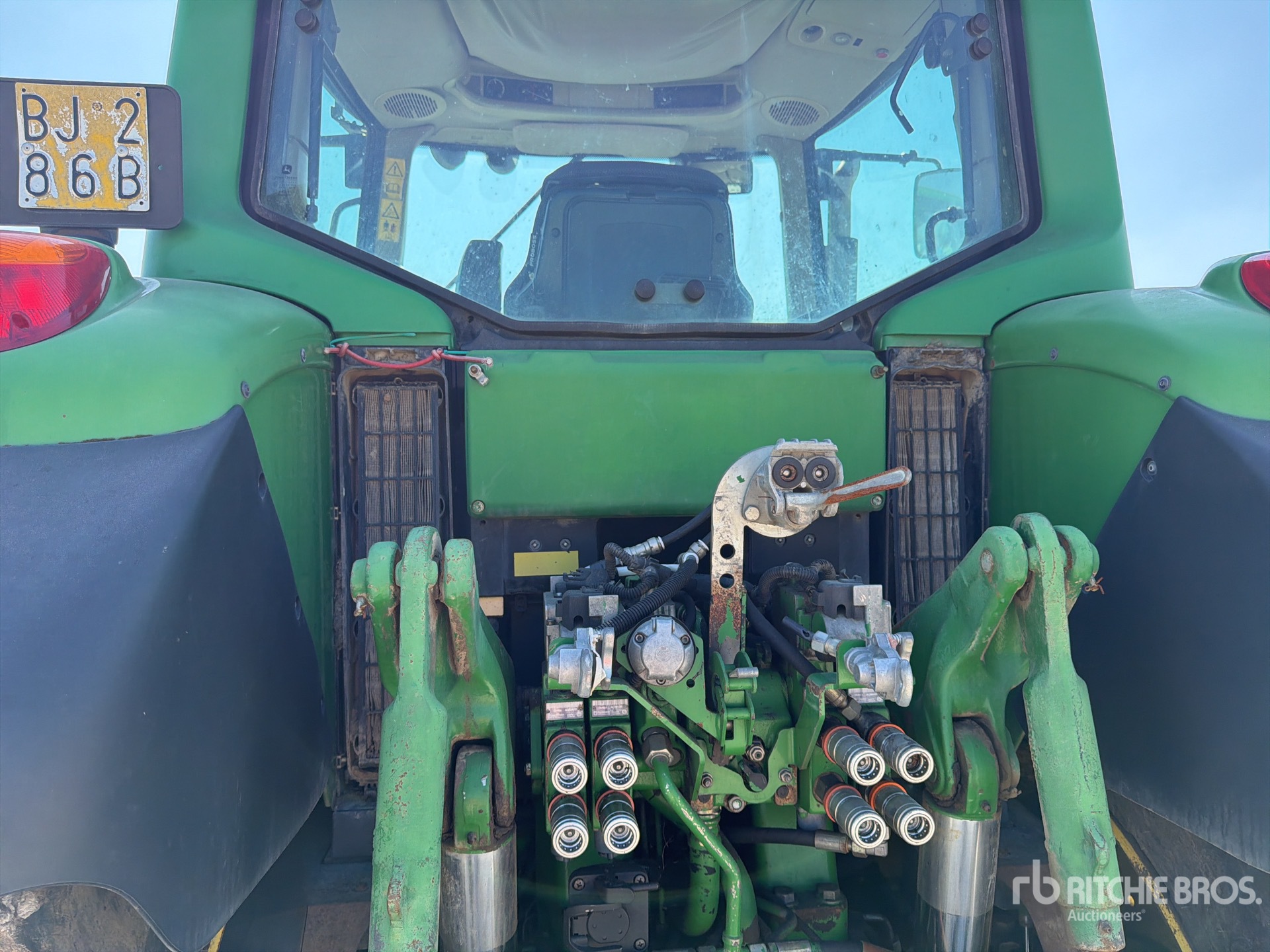 John Deere 7430