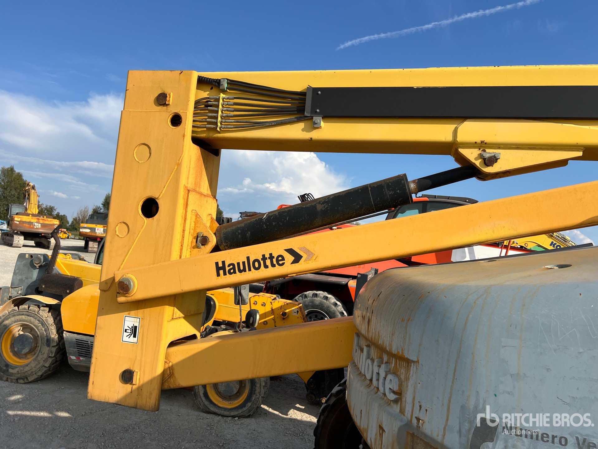 2007 Haulotte HA260PX
