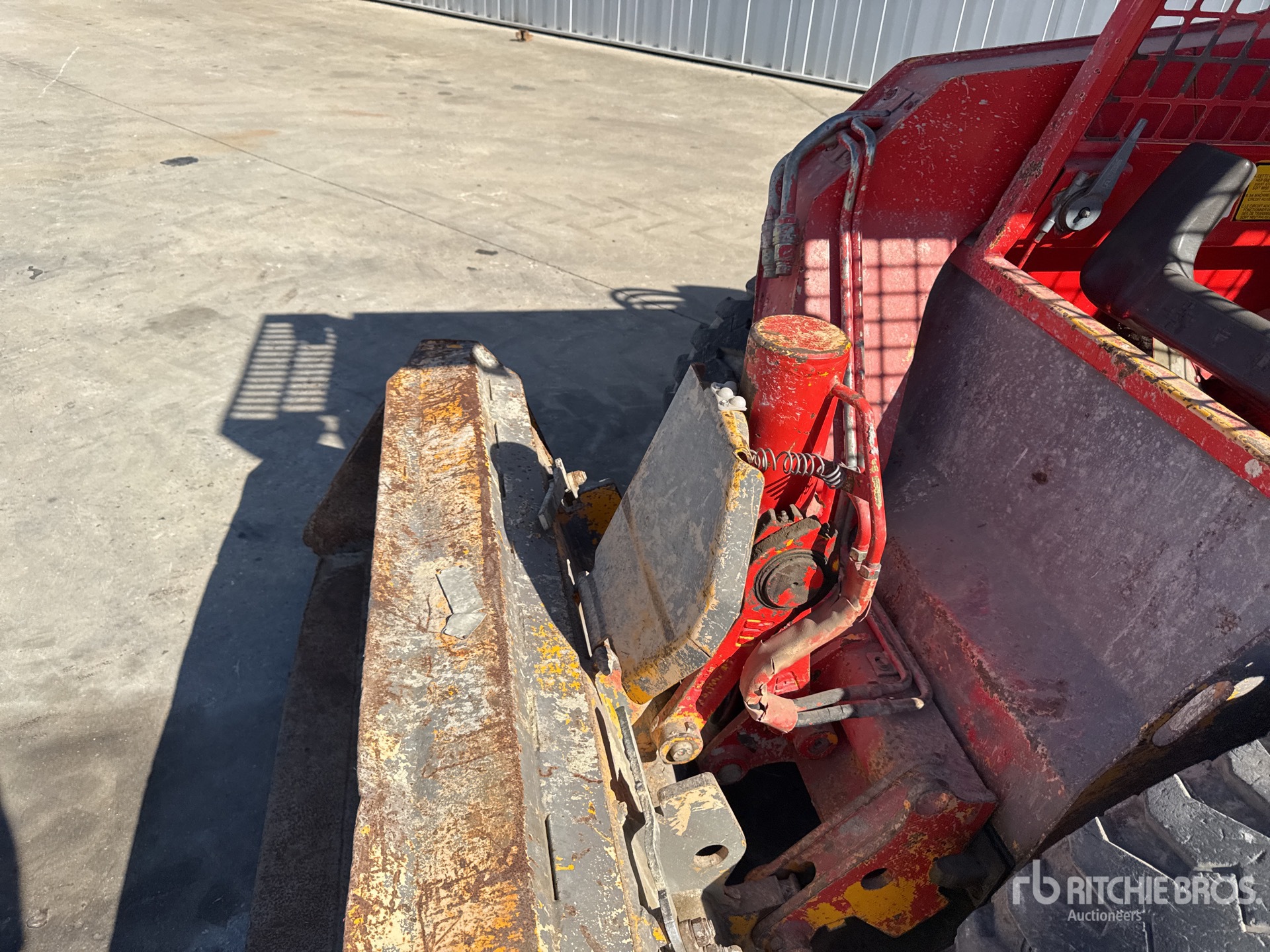 1996 JCB 165