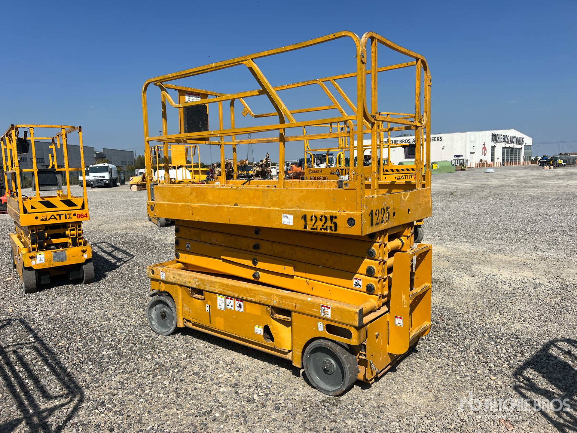 2007 Haulotte COMPACT12