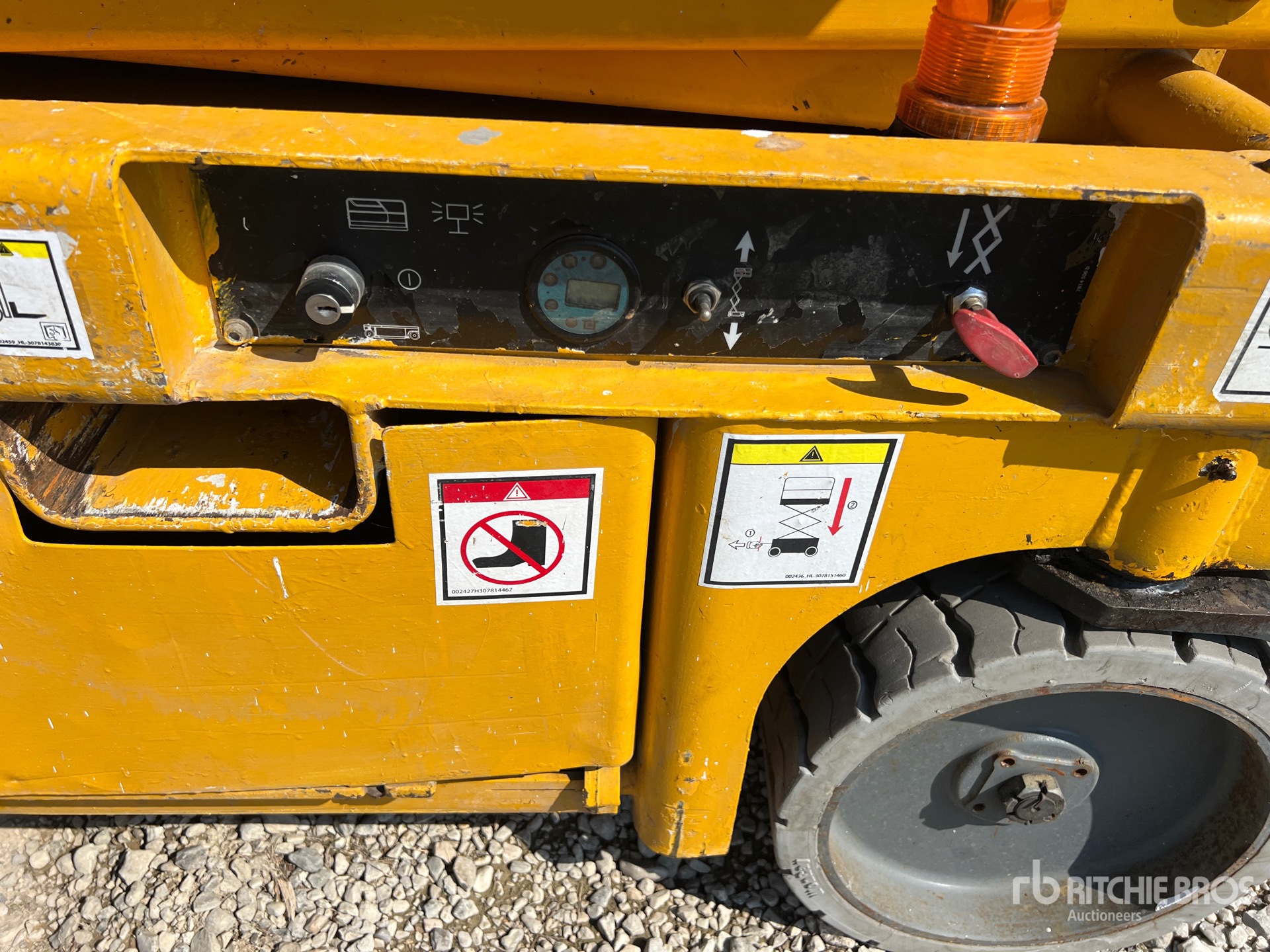 2007 Haulotte COMPACT12