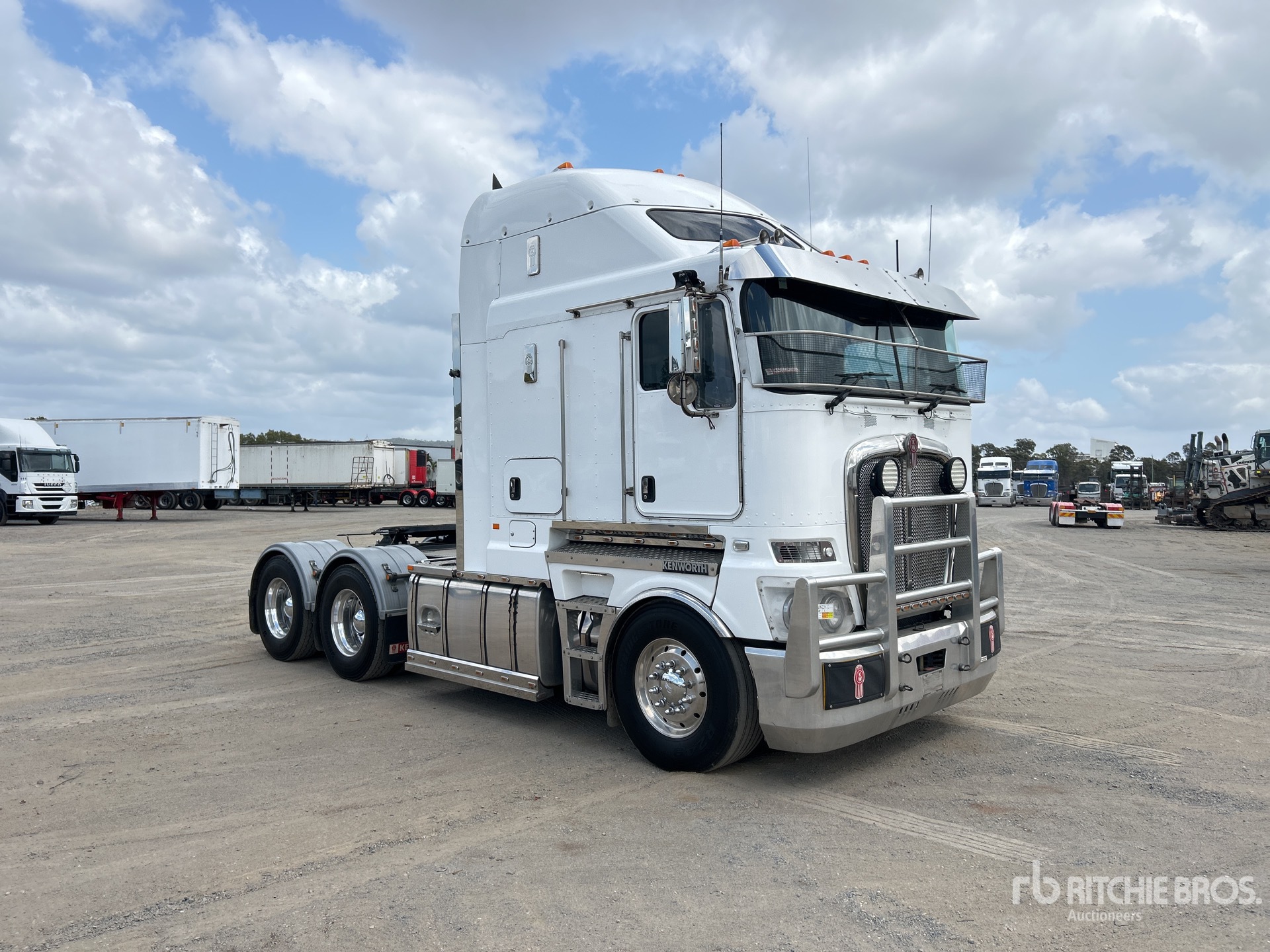 2022 Kenworth K200 BIG CAB AE