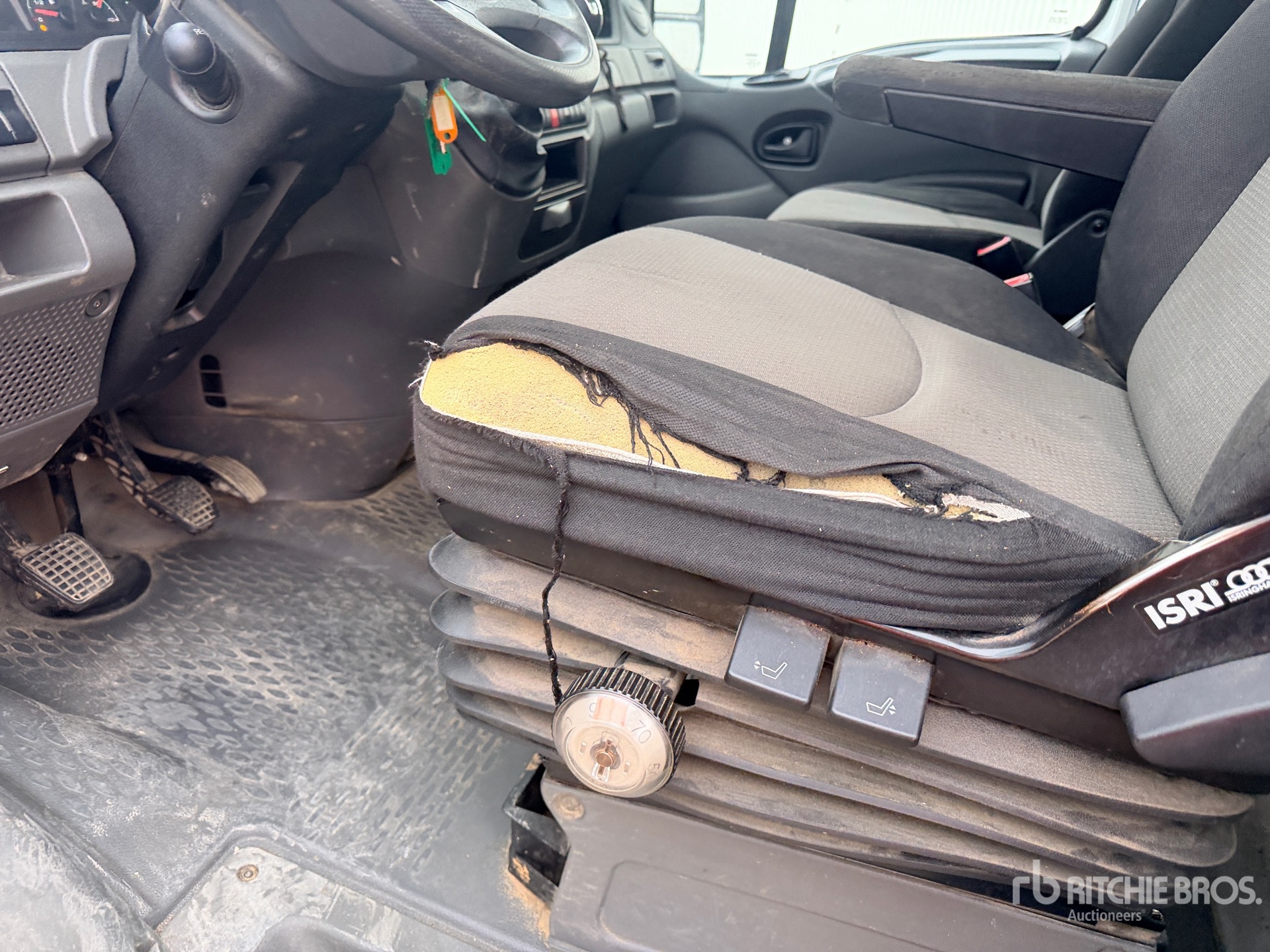 2015 Iveco 35S13