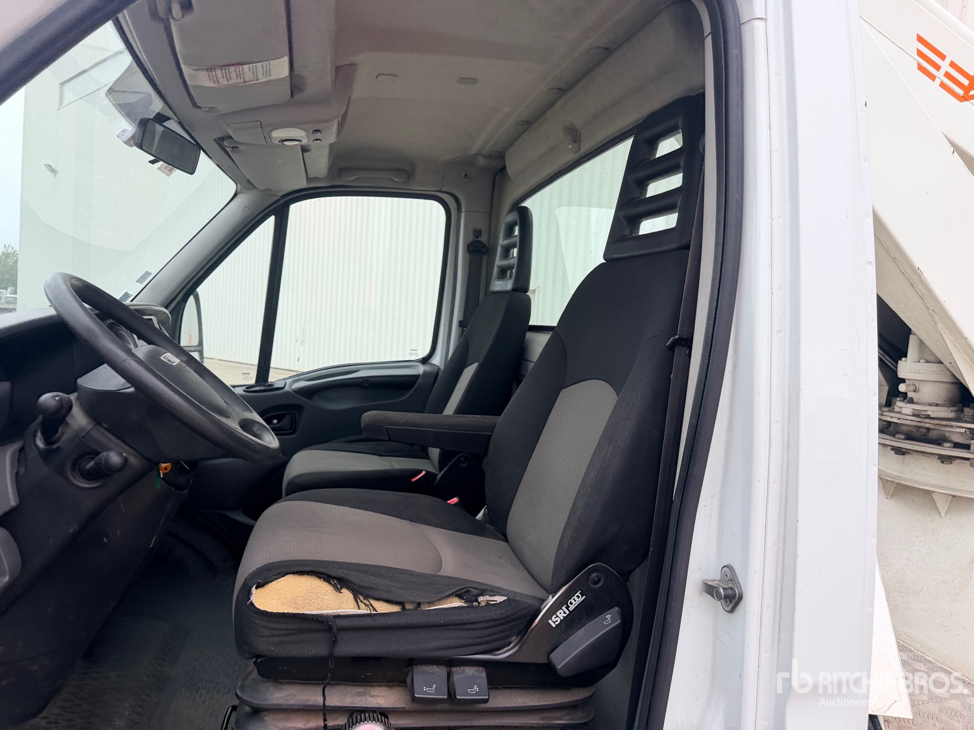 2015 Iveco 35S13