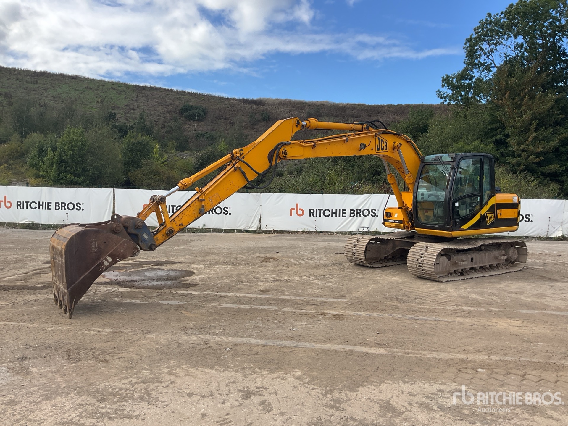2002 JCB JS130