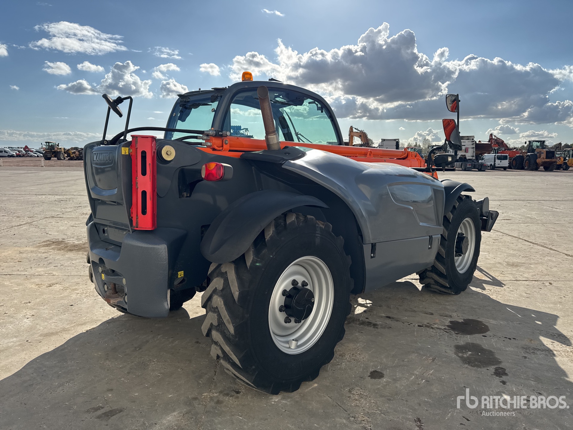 2014 Manitou MT1135H