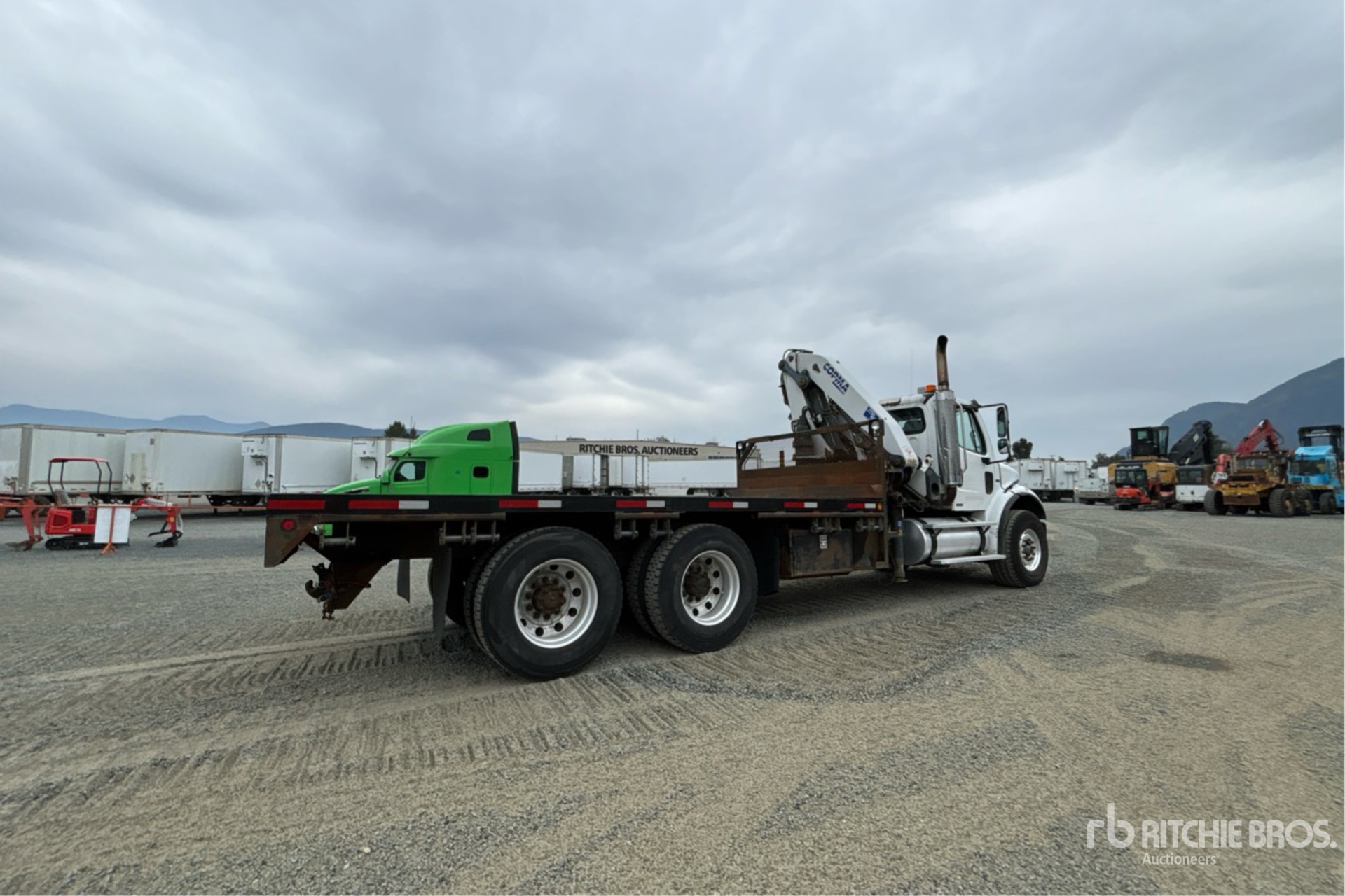 2005 Freightliner M2 112