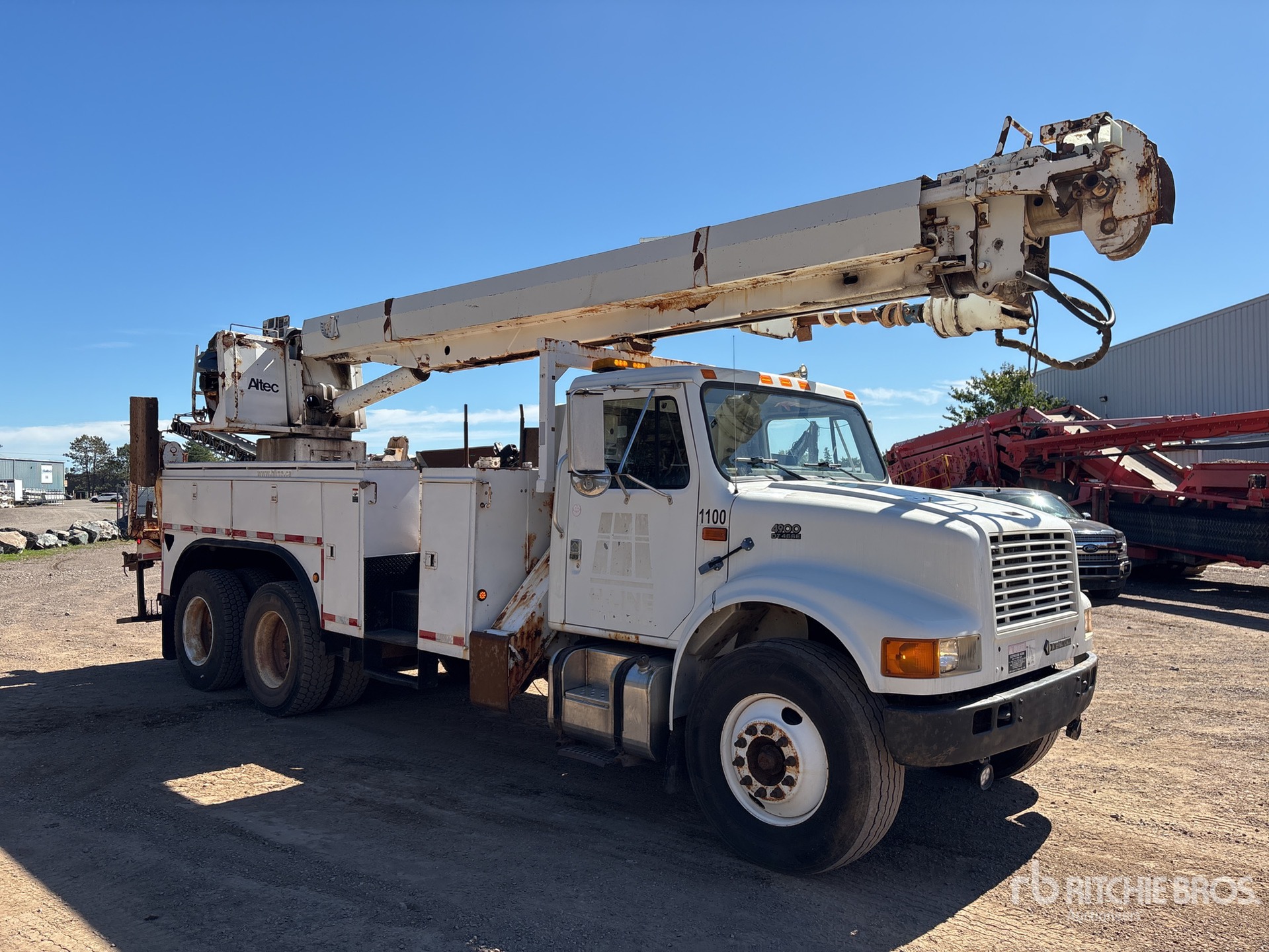 2000 International 4900