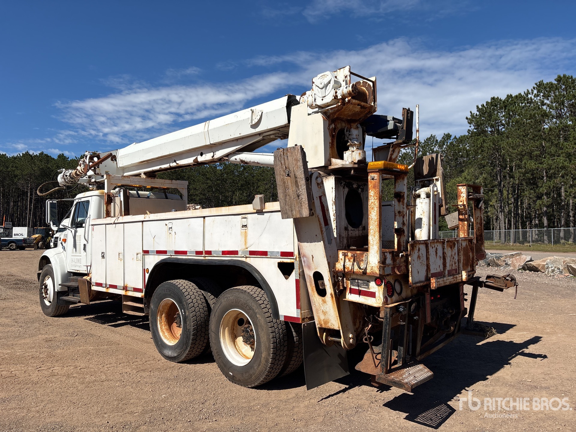 2000 International 4900