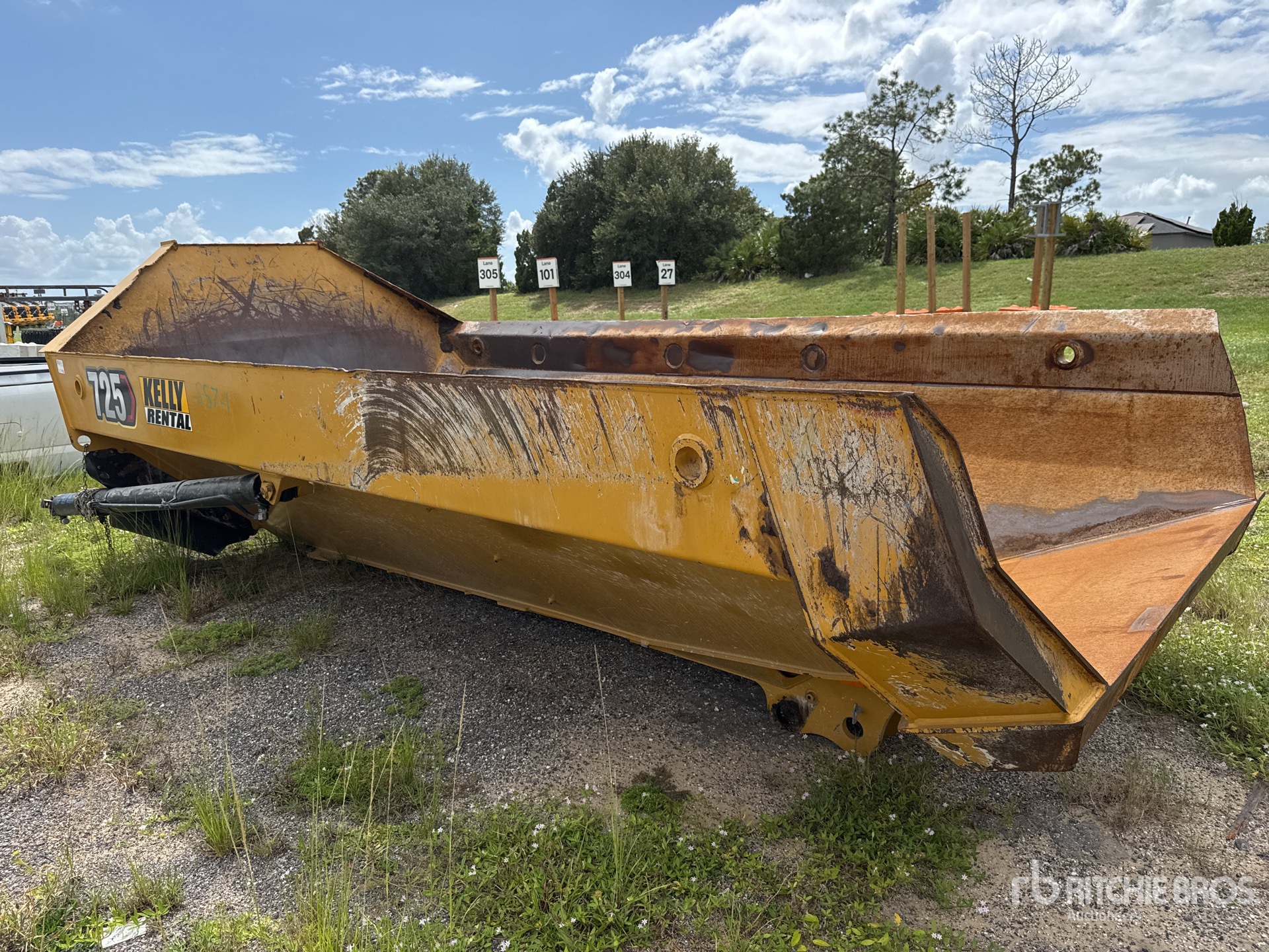 Caterpillar 725