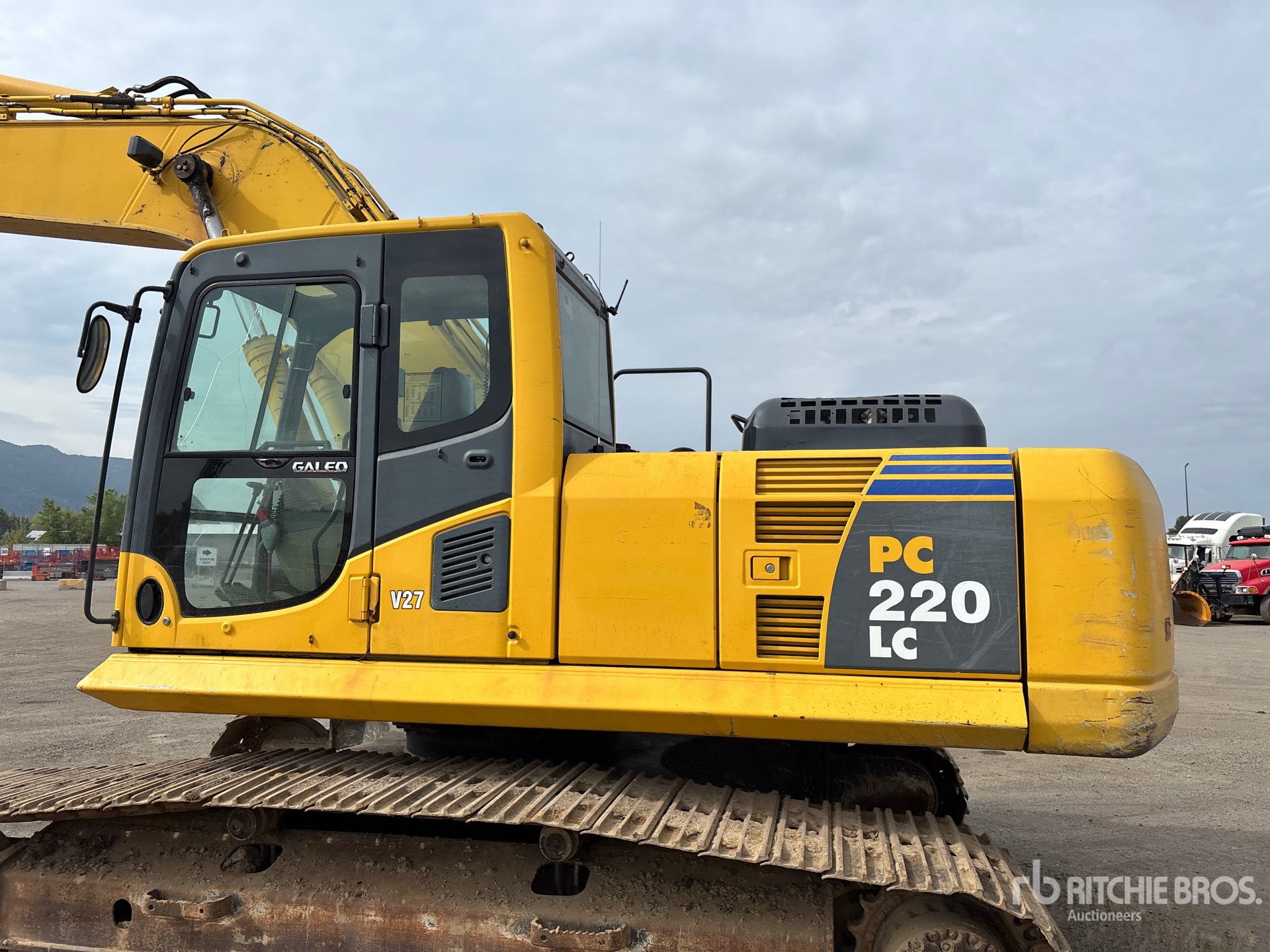 2008 Komatsu PC220LC-8