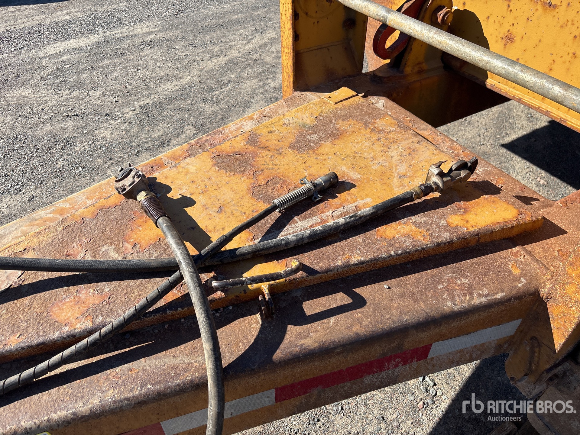 2002 Mac 30 FT TRI/A