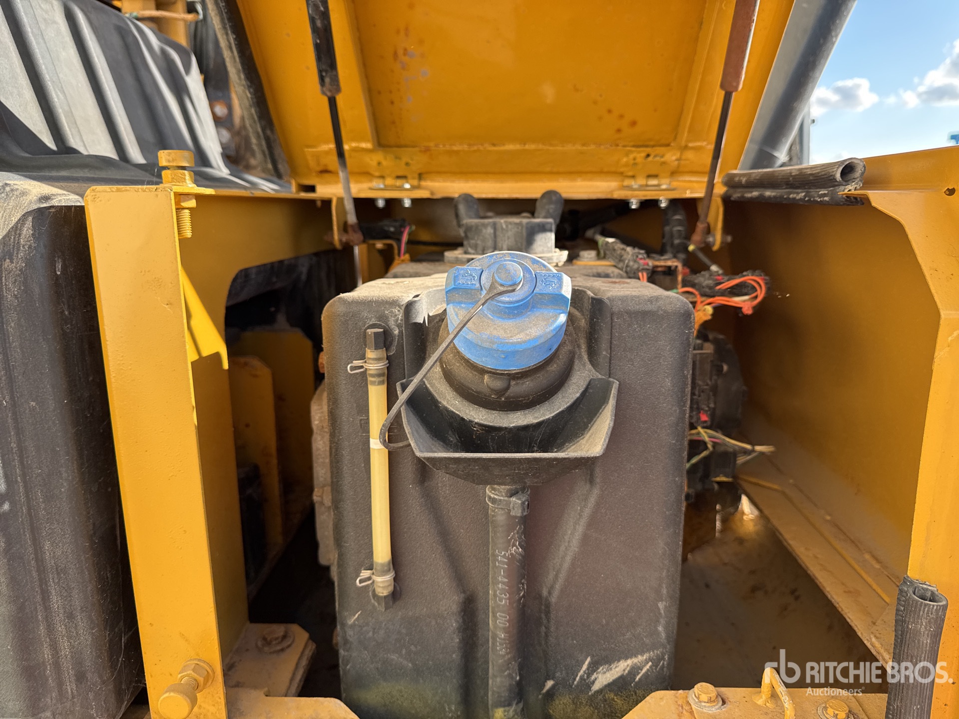 2019 Caterpillar 323