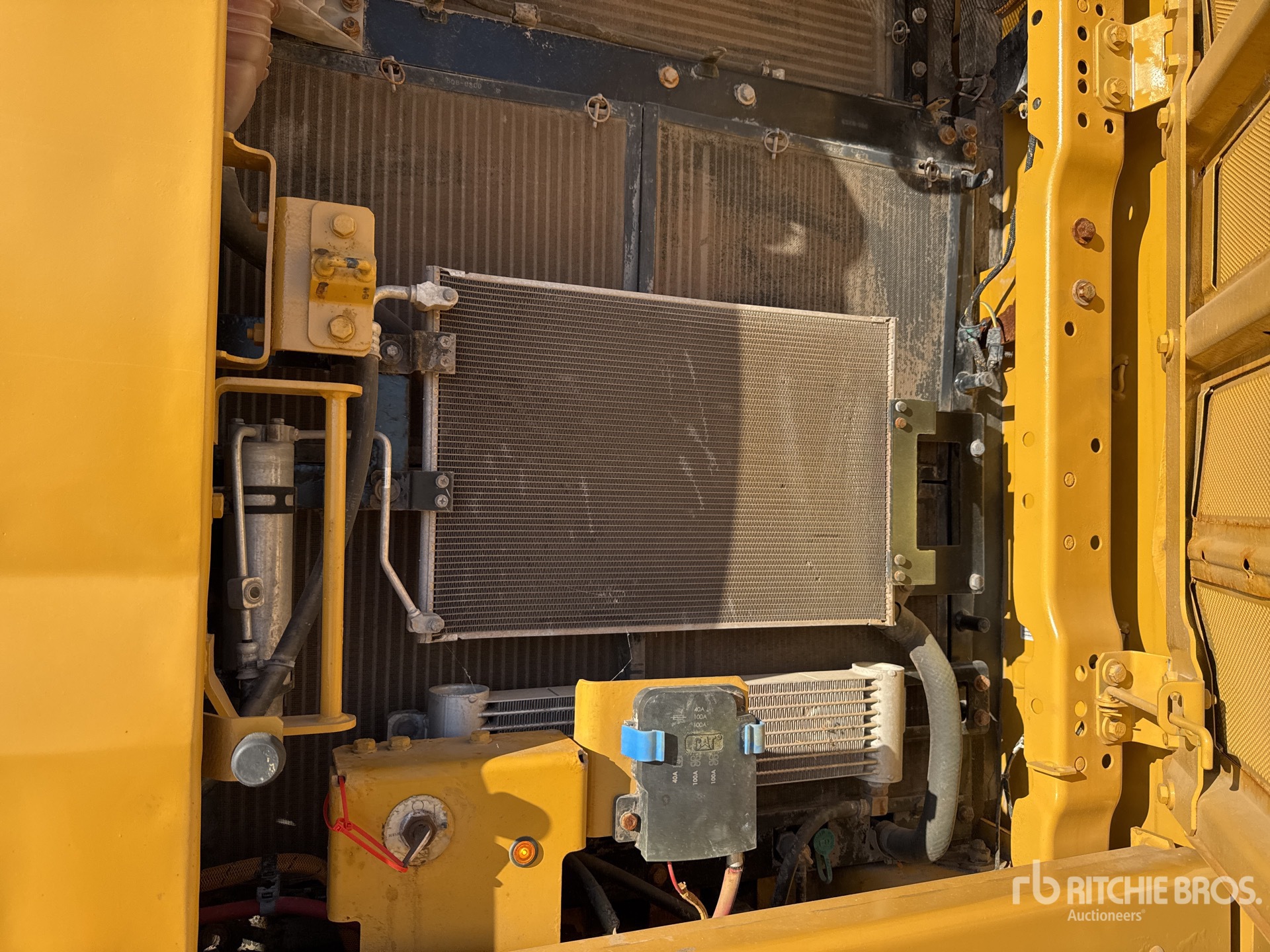 2019 Caterpillar 323