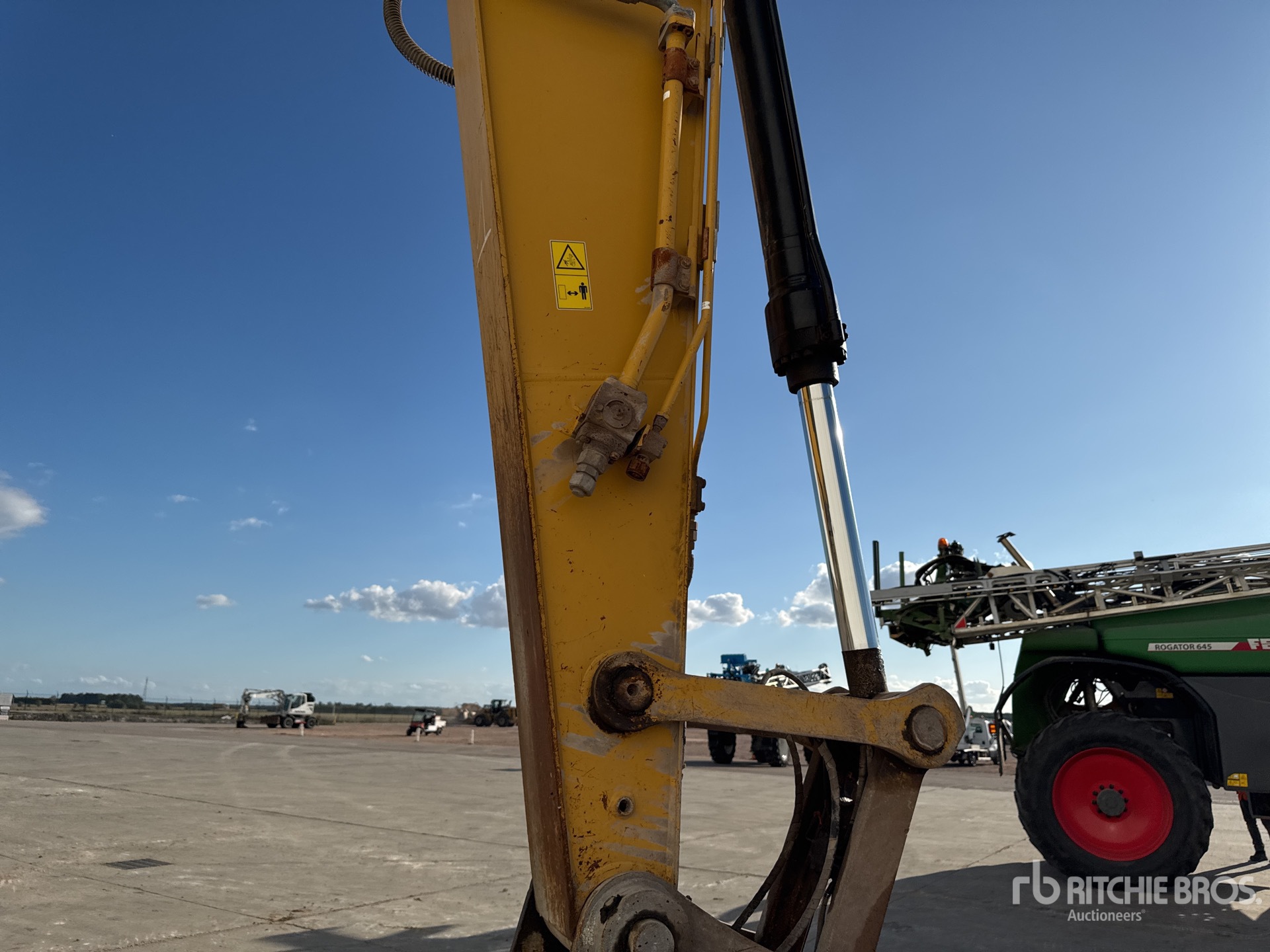 2019 Caterpillar 323