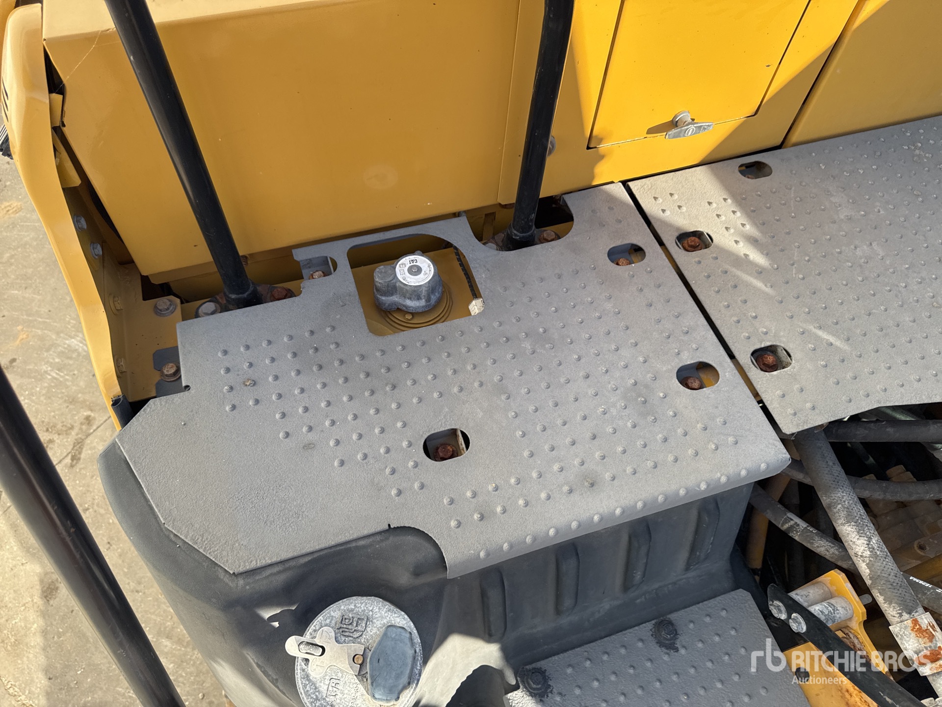 2019 Caterpillar 323