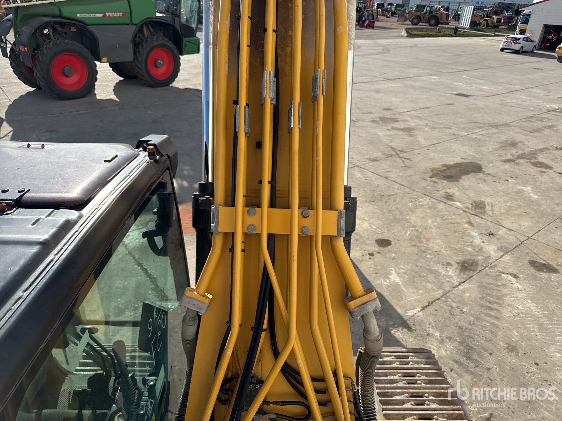 2019 Caterpillar 323