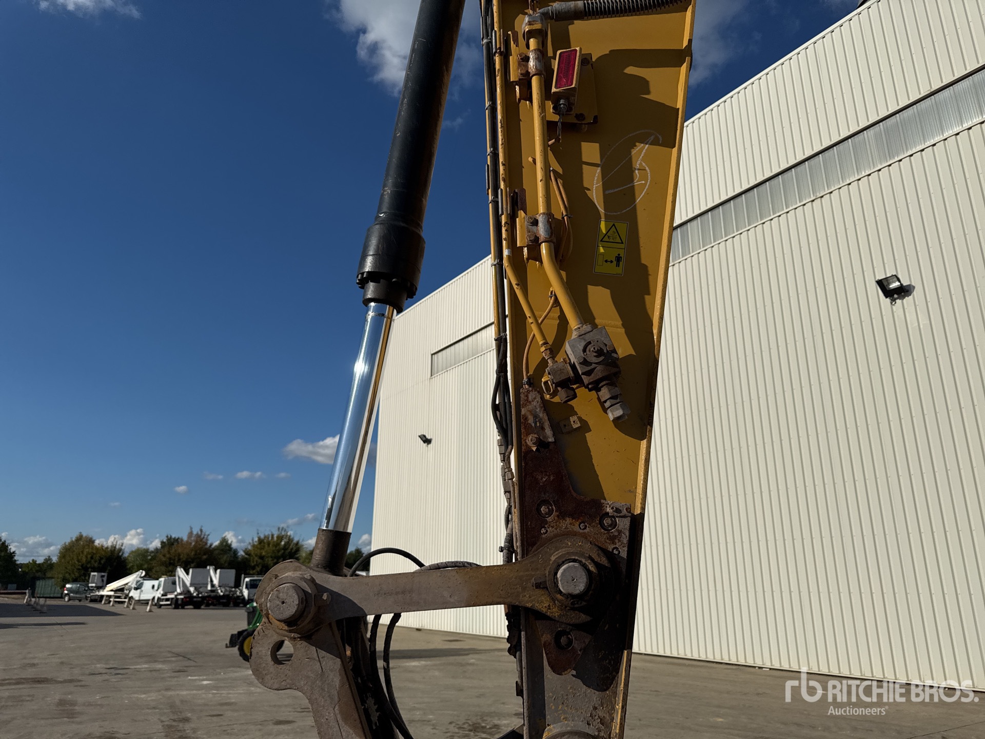 2019 Caterpillar 323